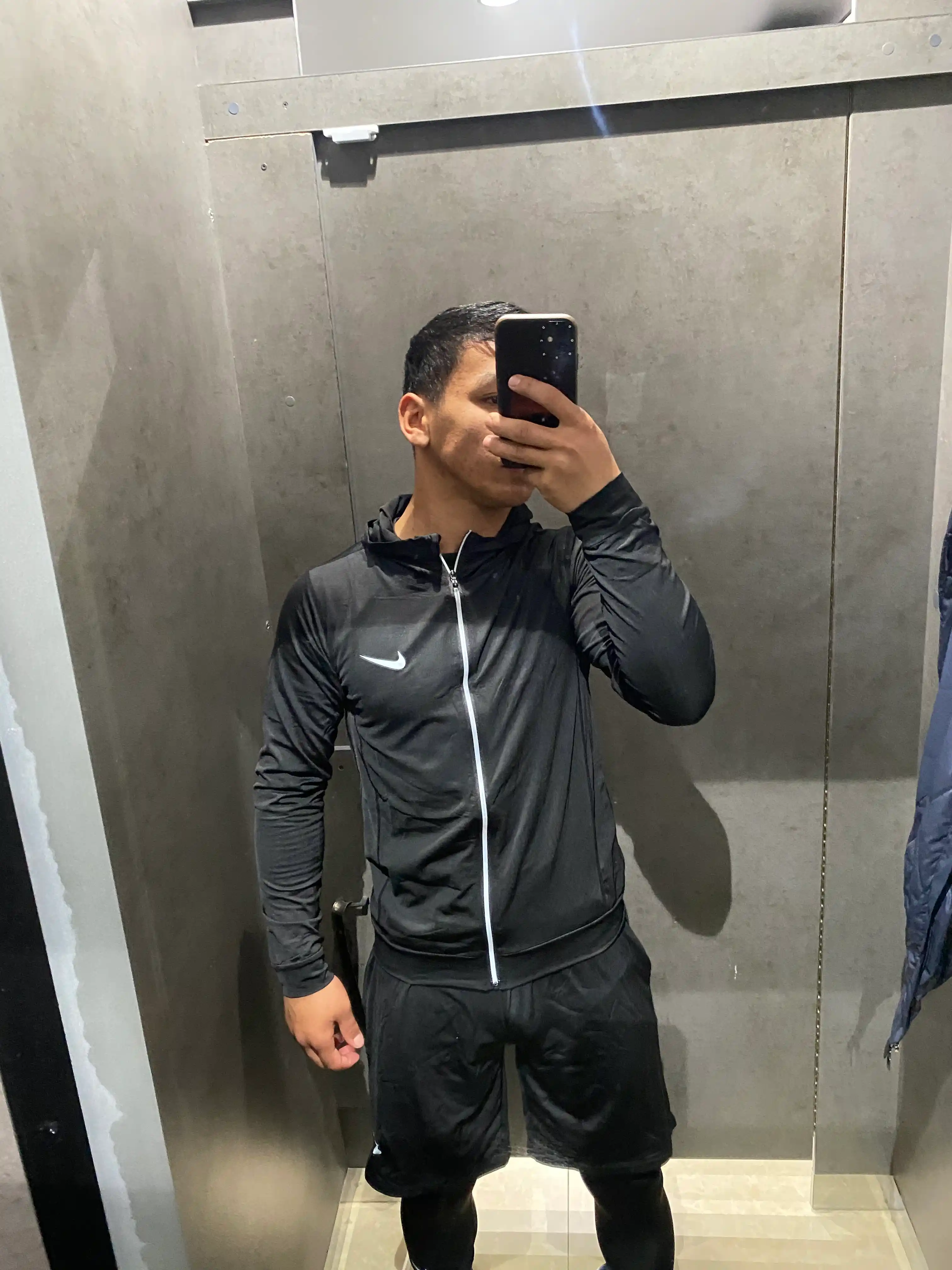 Erkaklar uchun sport kiyim 5 tasi 1 da (futbolka, kofta, shim, shorti, longsliv)