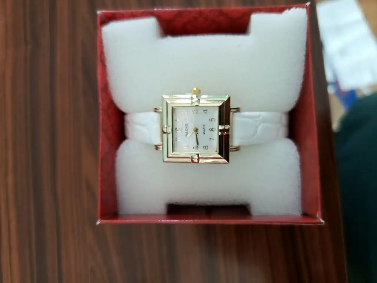 Ayollar qo'l soati, eco-charm remishokli, QUARTZ motor - BAOKE