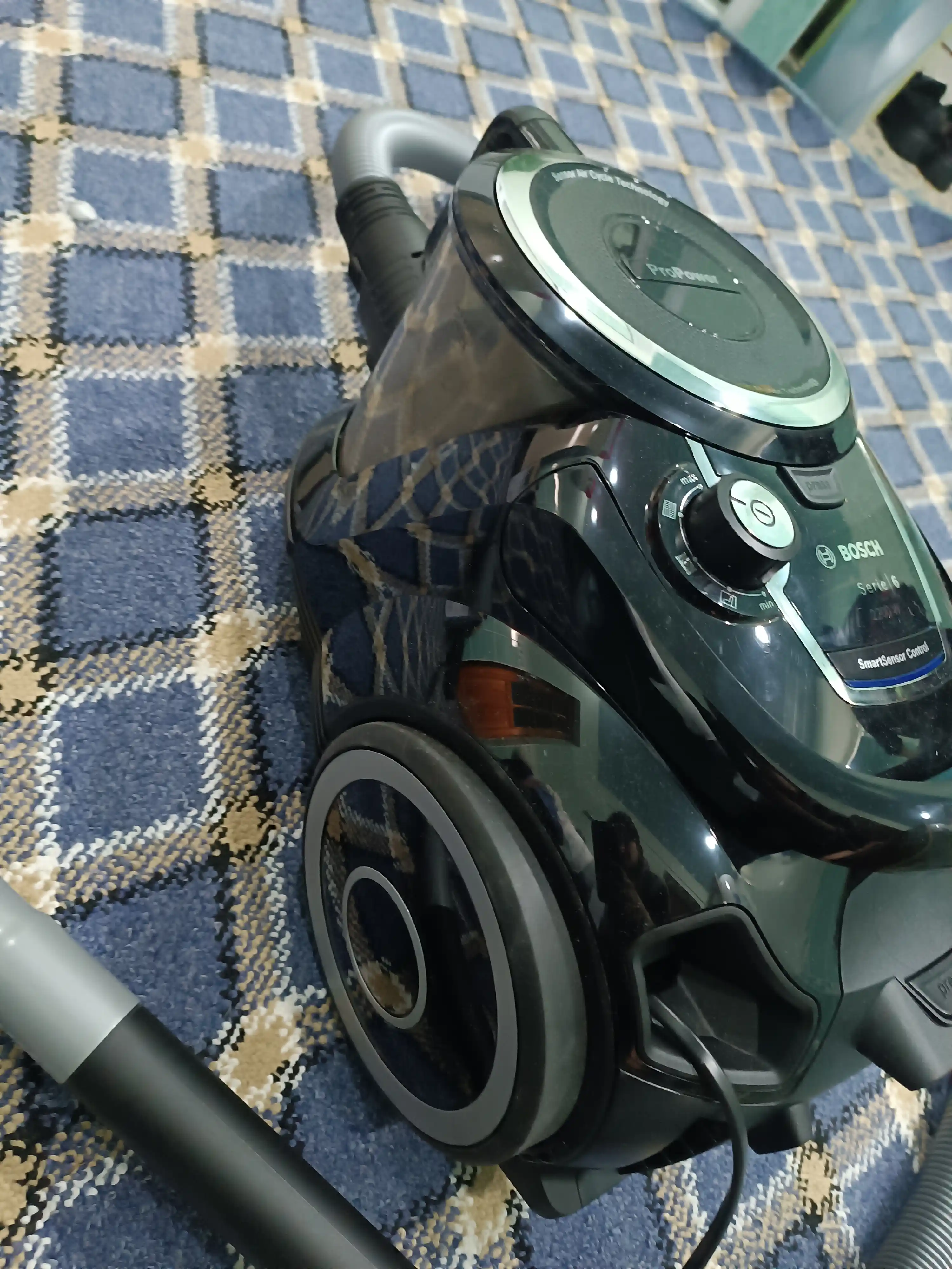 Пылесос BOSCH BGS412234