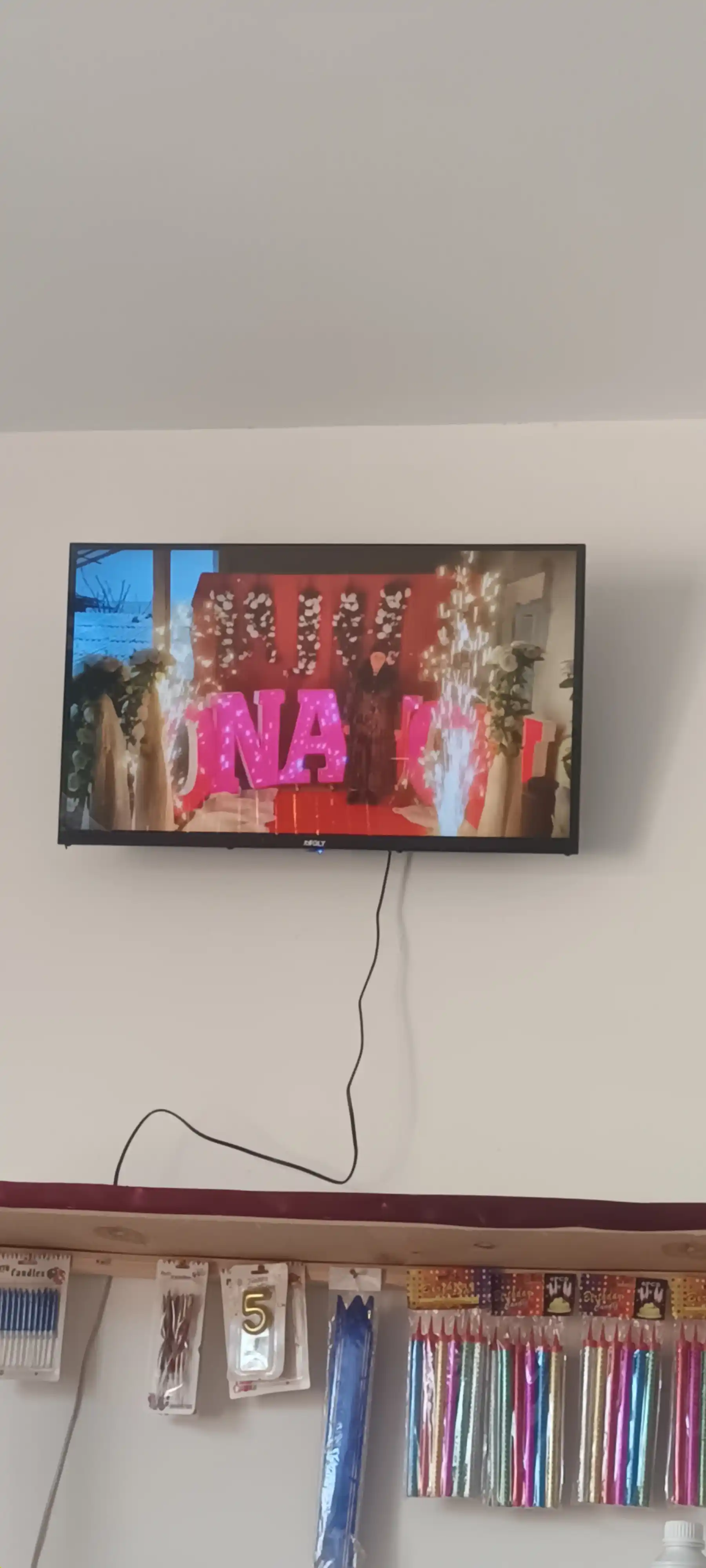 Телевизор QLT 32", 43" HD/Full HD SmartTV