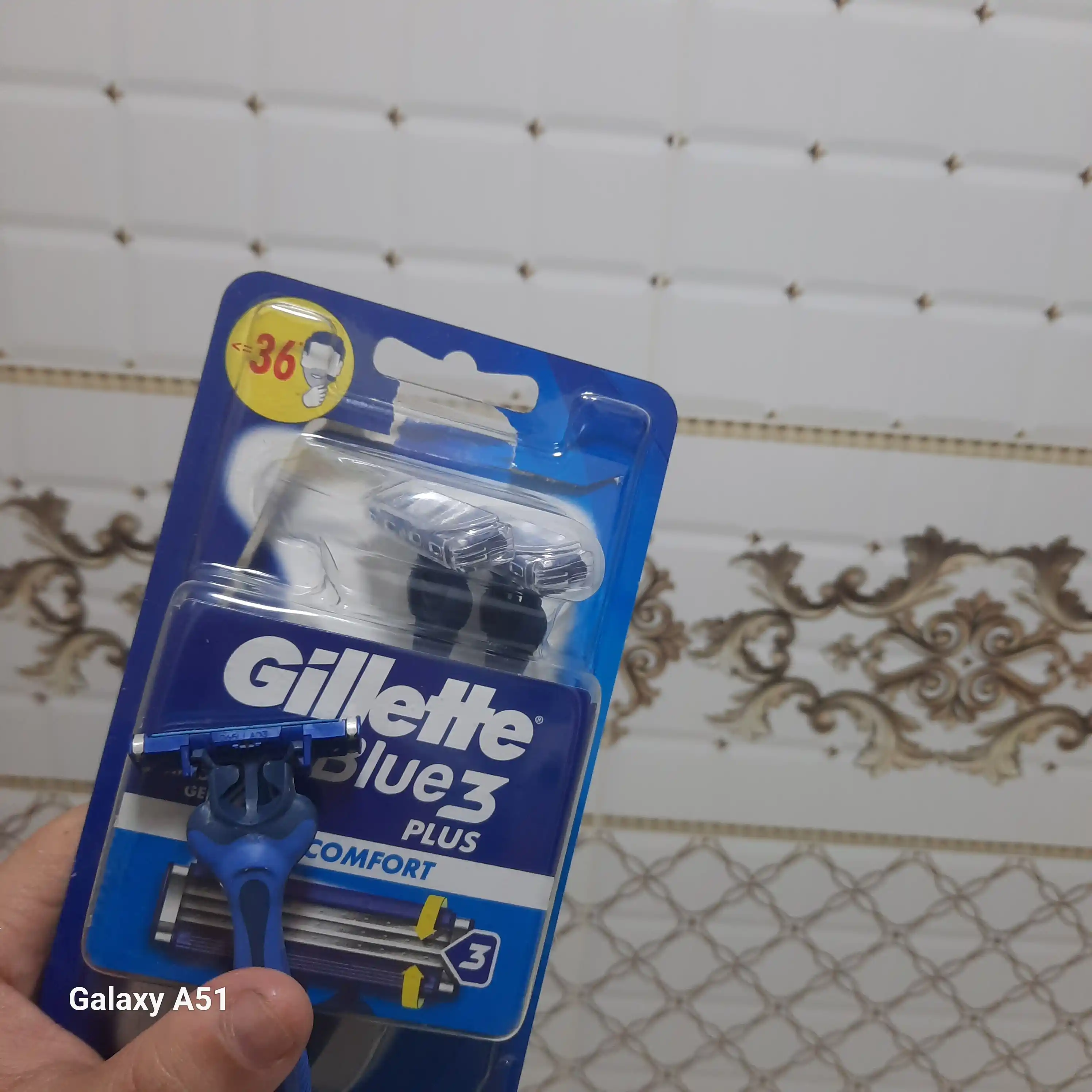 Gillette Bir martalik erkaklar ustarasi Blue3 Comfort Plus, 3 ta tig‘li, 3 dona, suzuvchi bosh