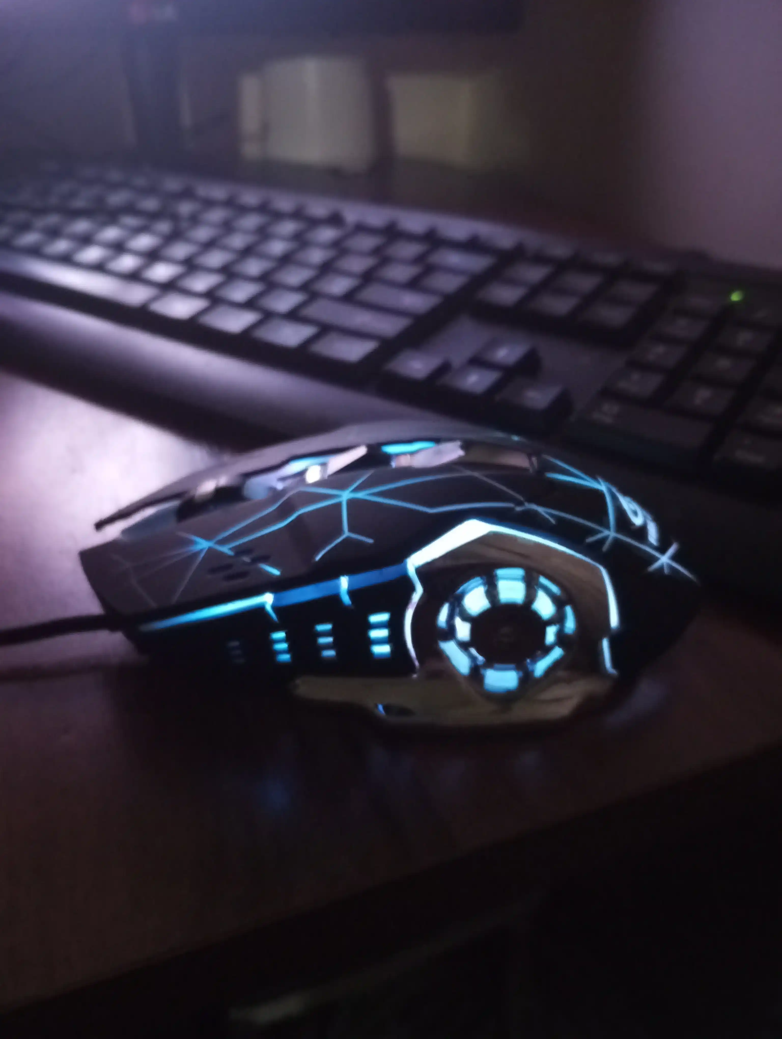 Проводная  игровая мышь GM6,  3200DPI со светодиодом RGB