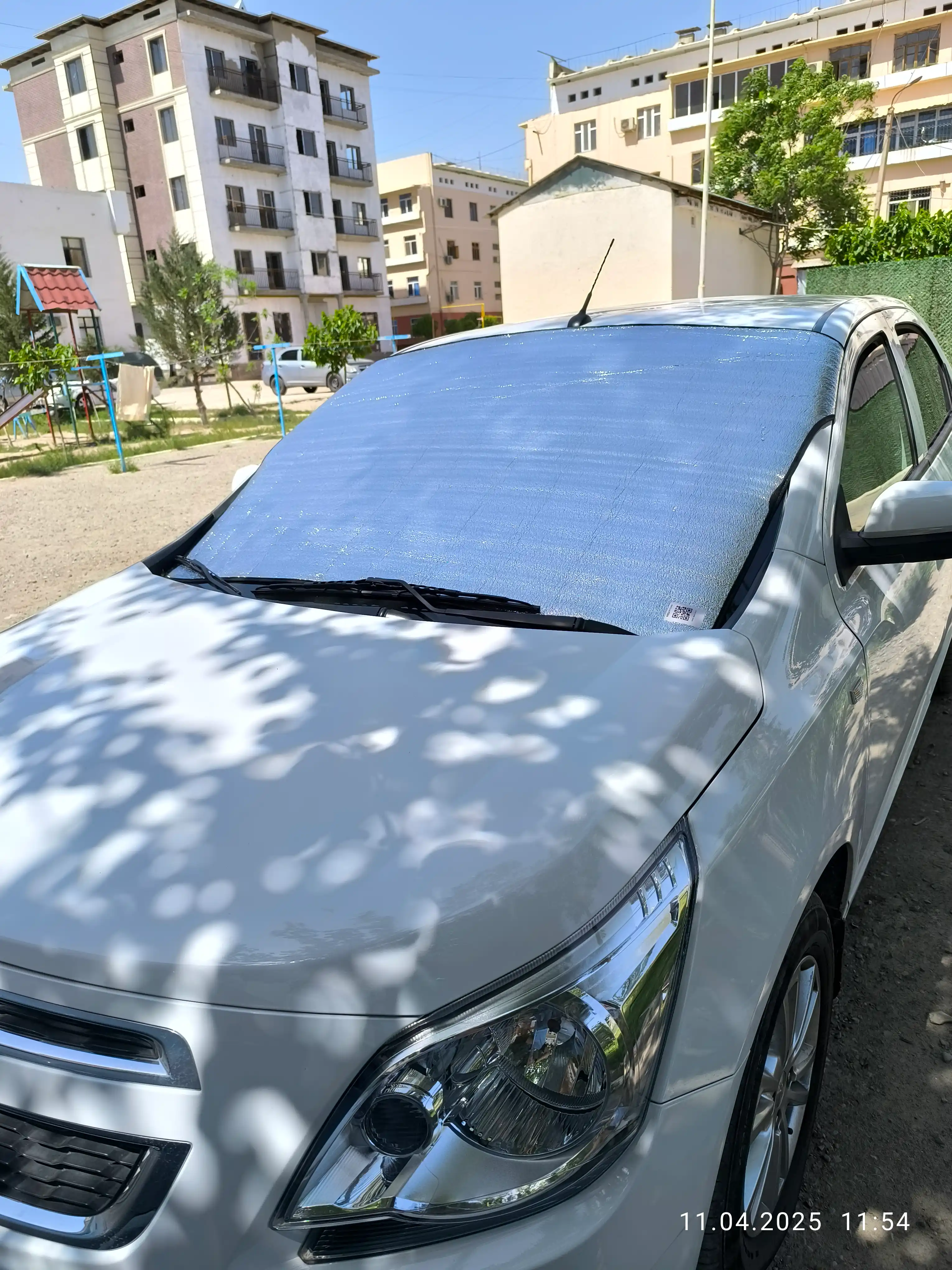 Зонт и чехол, для защиты от солнца лобового стекла автомобиля 