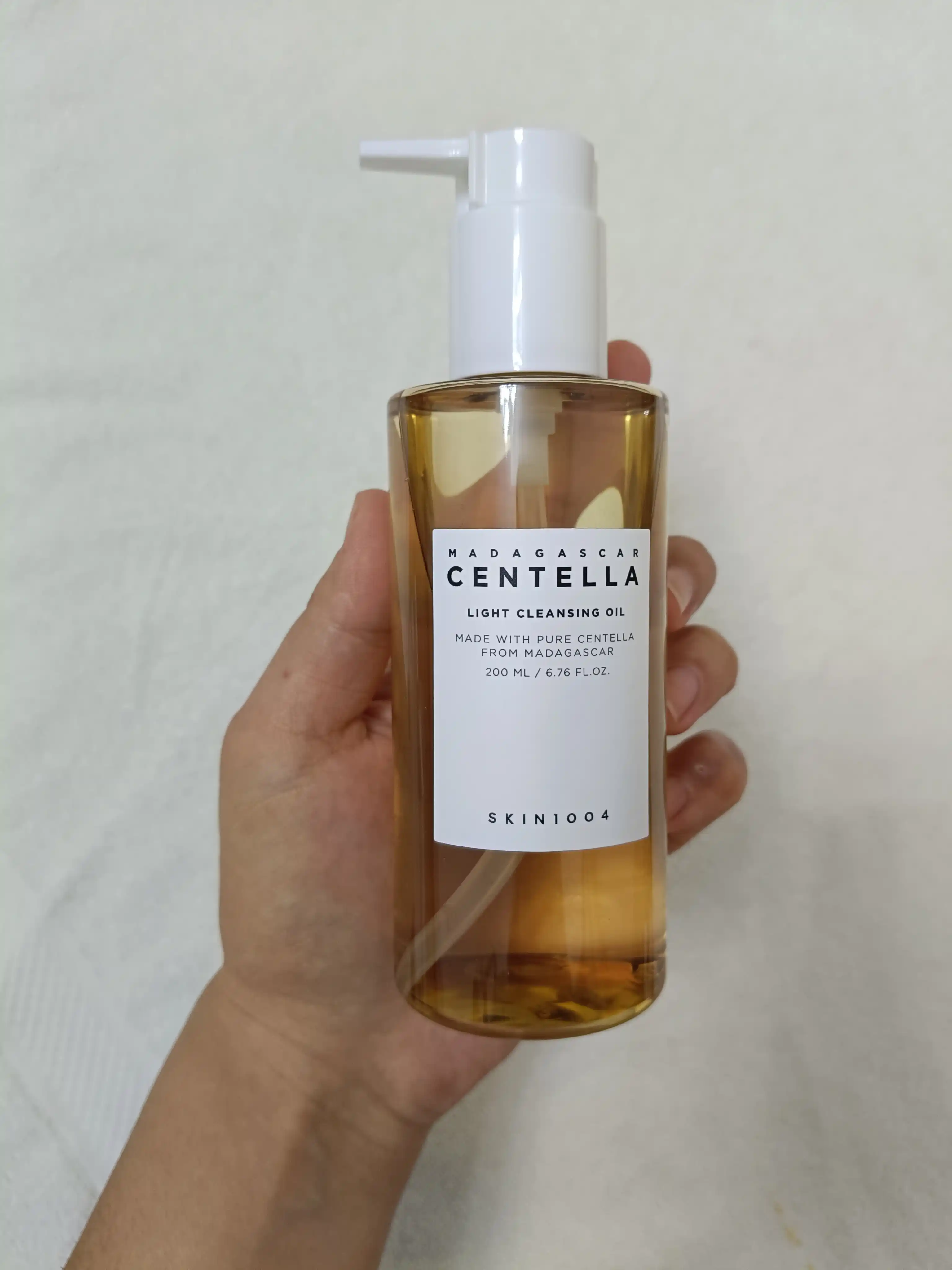 Успокаивающее гидрофильное масло SKIN1004 Madagascar Centella Light Cleansing Oil