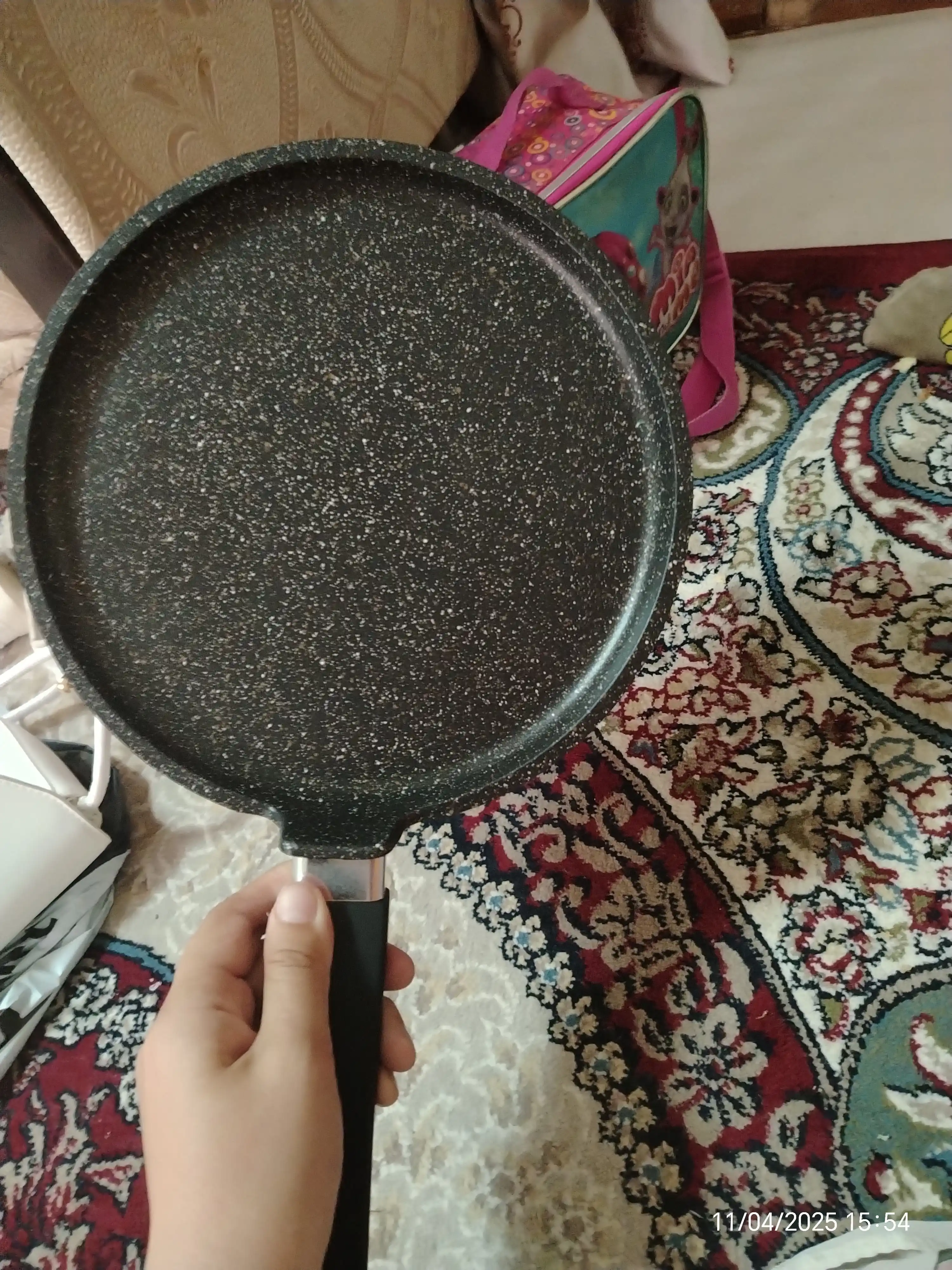Tova, quymoq pishirgish Аprel, yopishmaydigan qoplama, qora