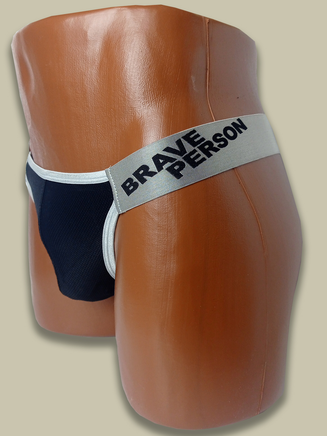 Erkak trusigida keldi Erkak trusigida keldi