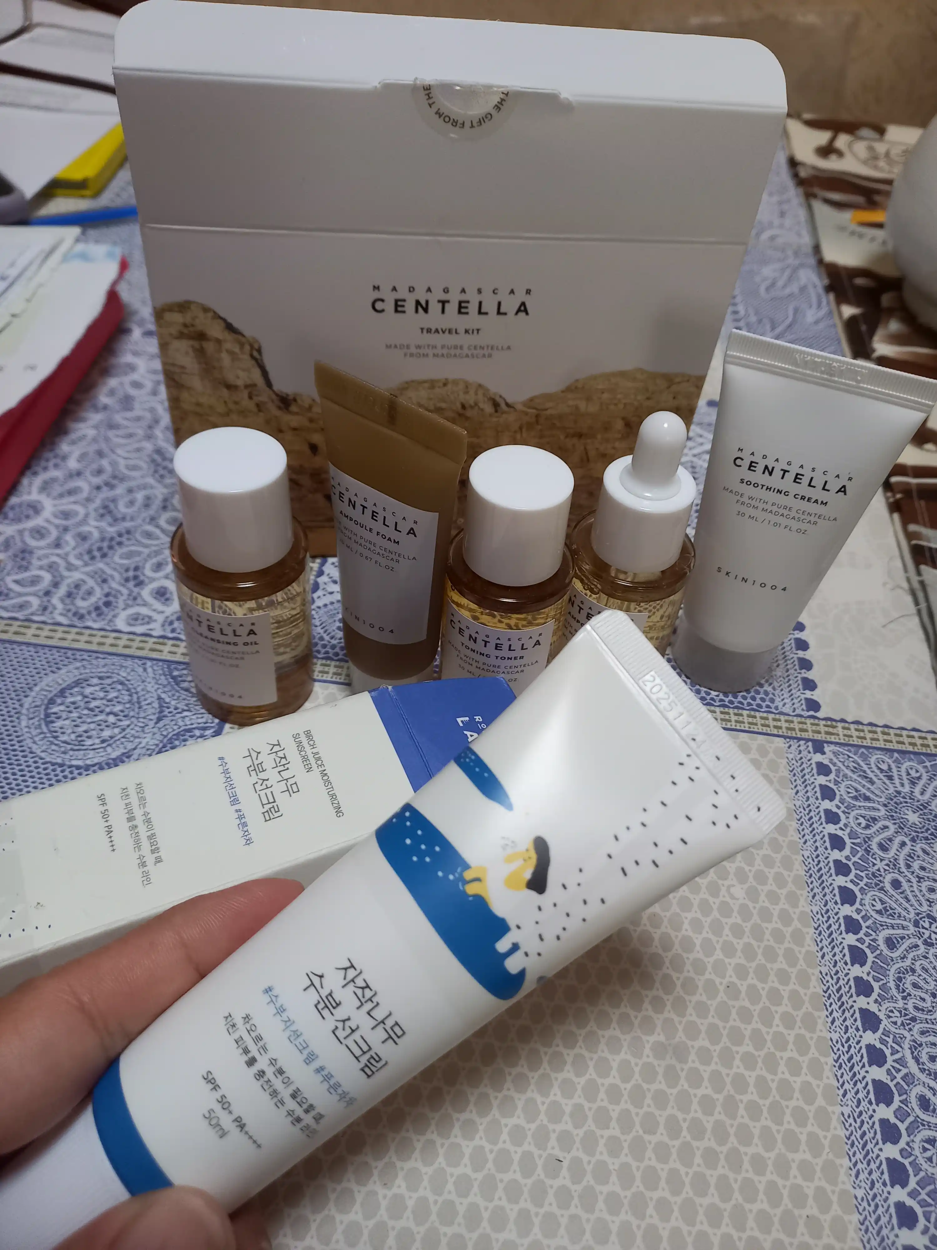 Sentella Yuz va uning parvarishi uchun kosmetika to'plami, Skin1004 Madagaskar Centella