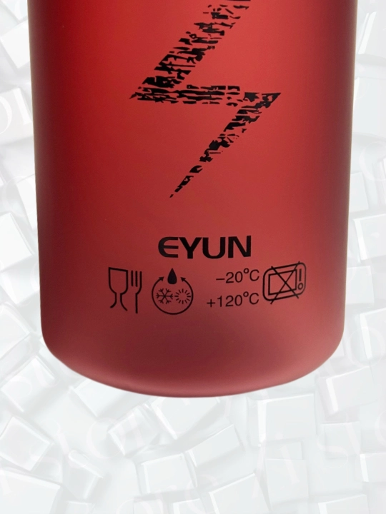 Qulfli, trubkali suv uchun mat sport butilkasi, 900 ml / Zi Store
