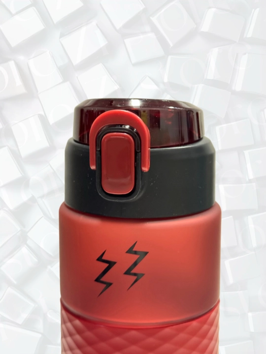 Qulfli, trubkali suv uchun mat sport butilkasi, 900 ml / Zi Store