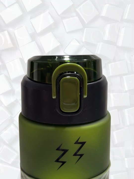 Qulfli, trubkali suv uchun mat sport butilkasi, 900 ml / Zi Store