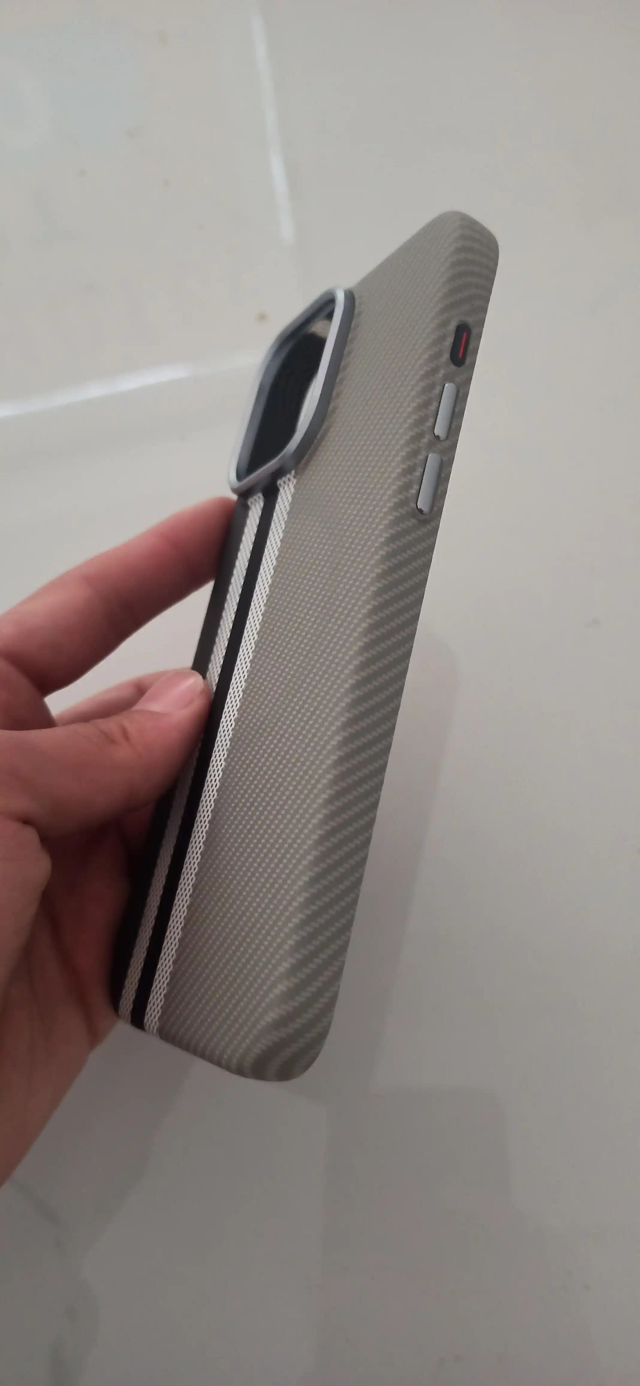IPhone 13, 14, 15, 16 Pro, Pro Max uchun Magsafe karbon g'iloflar