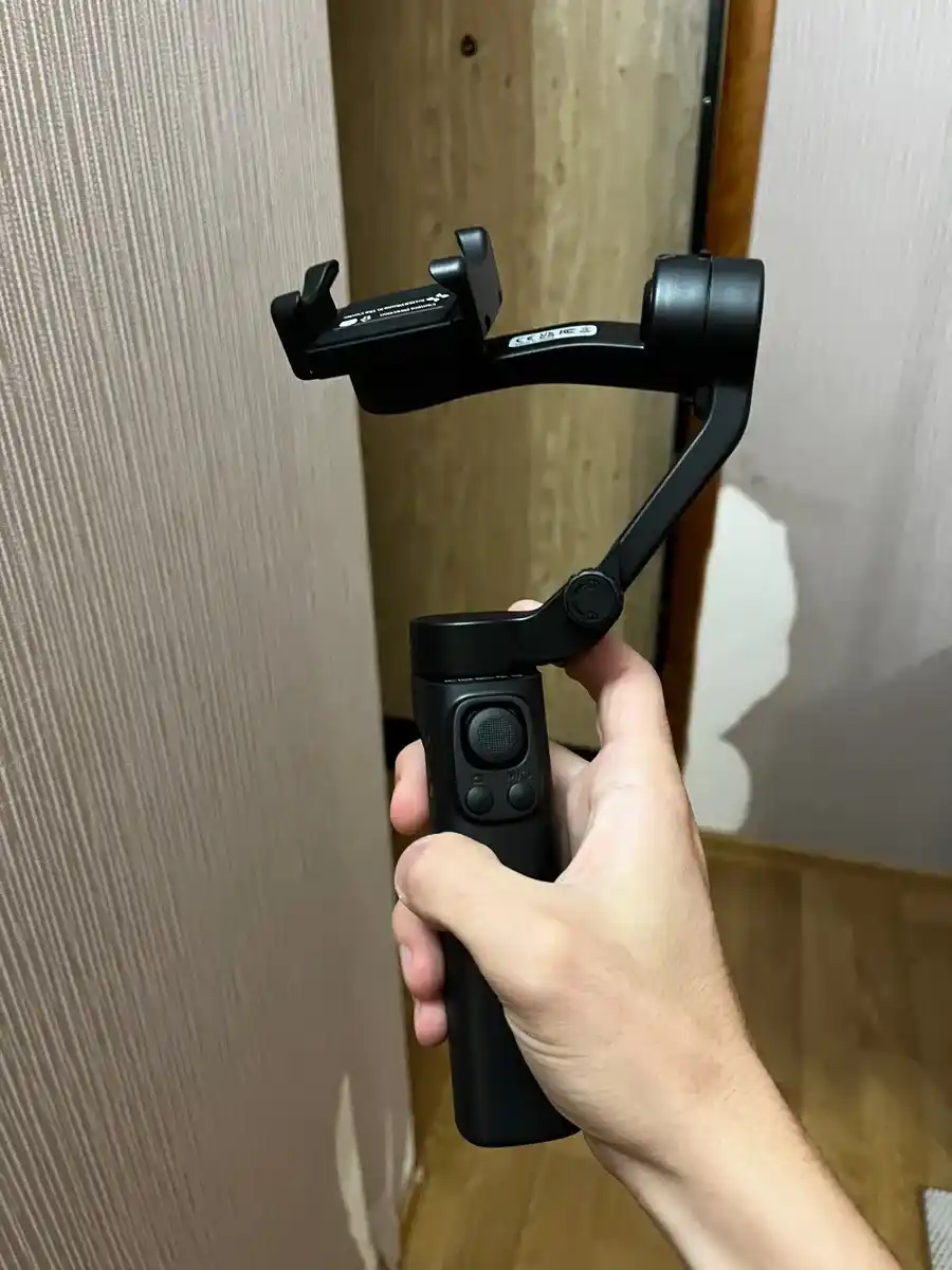 Smart XE 3-eksenli telefon stabilizatori, AI kuzatuv moduli bilan professional