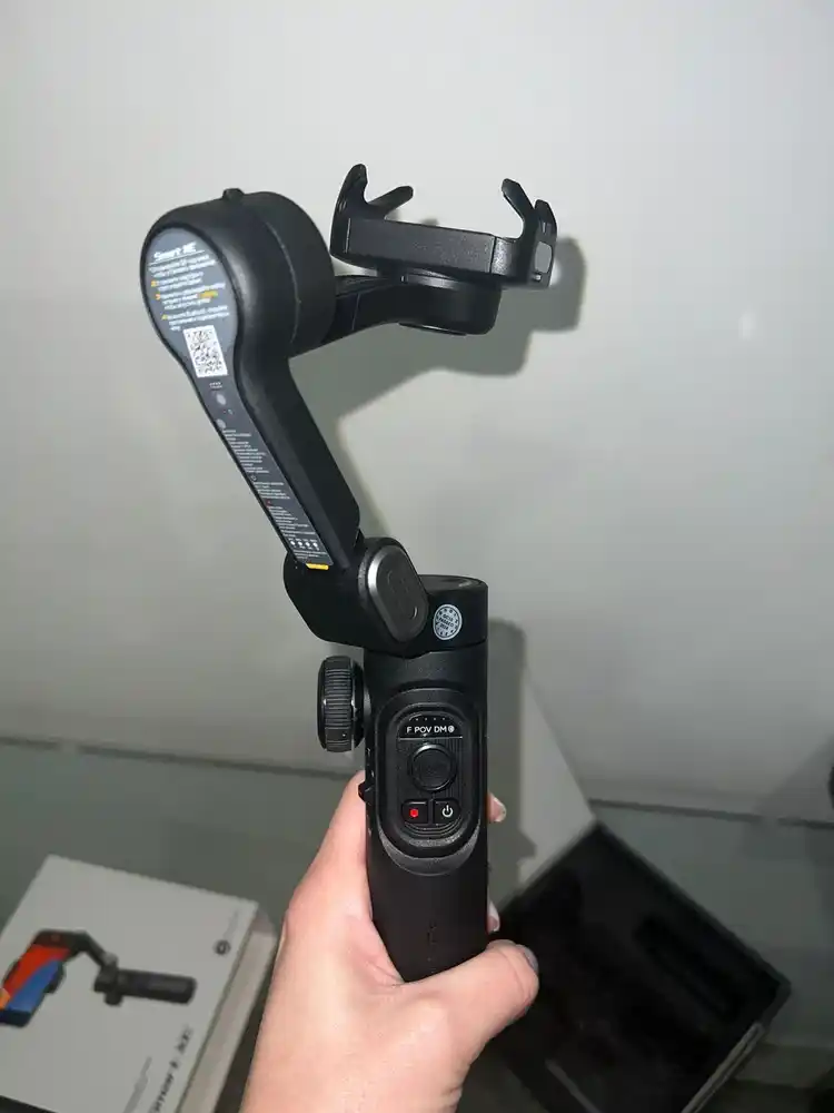 Smart XE 3-eksenli telefon stabilizatori, AI kuzatuv moduli bilan professional