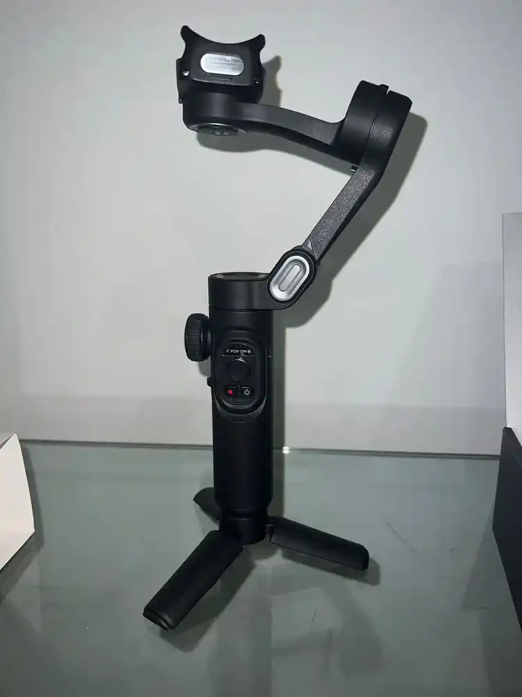 Smart XE 3-eksenli telefon stabilizatori, AI kuzatuv moduli bilan professional