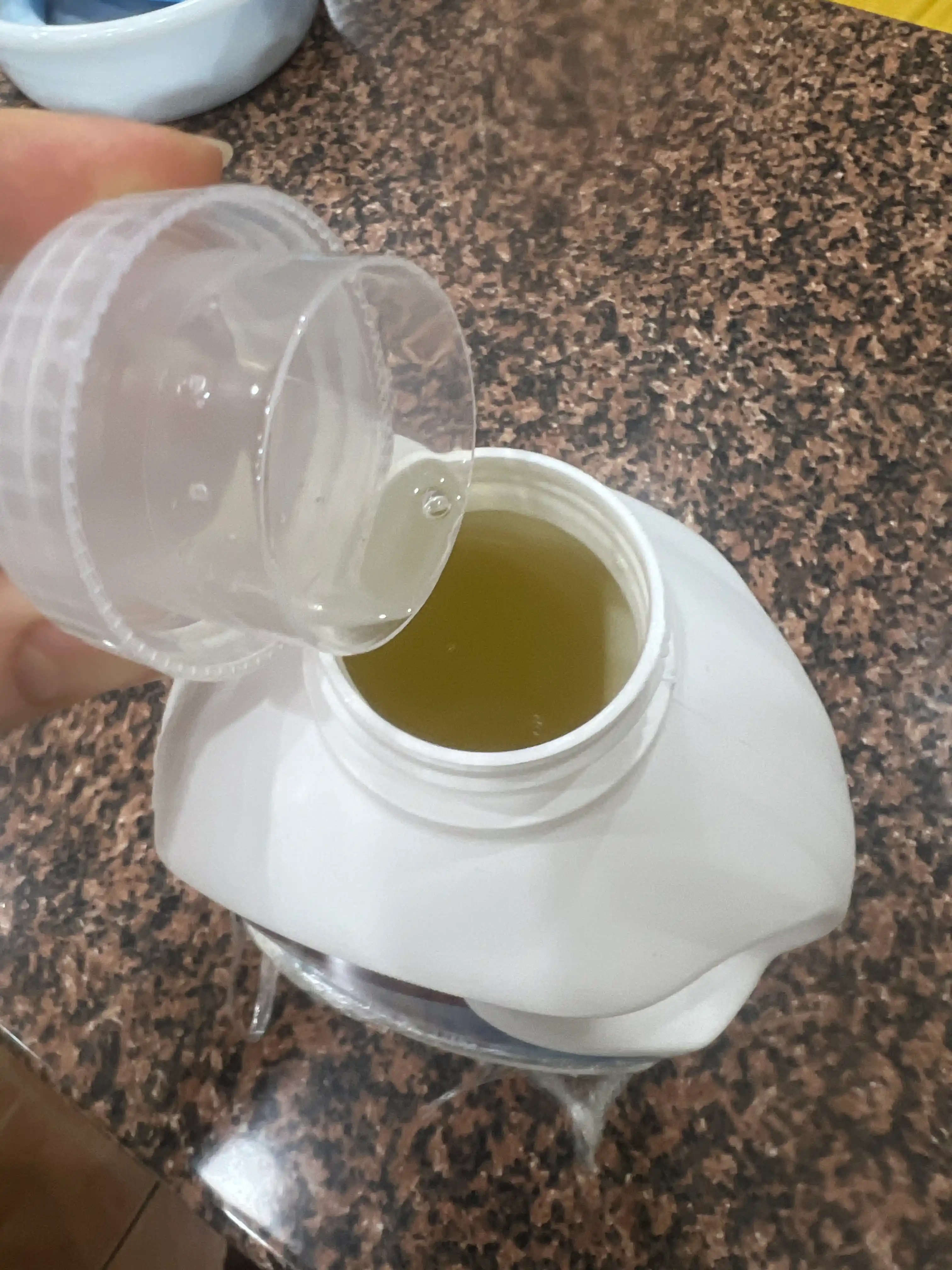 AVRILÉ INTENSE WHITE Oq kiyimlar uchun kir yuvish geli