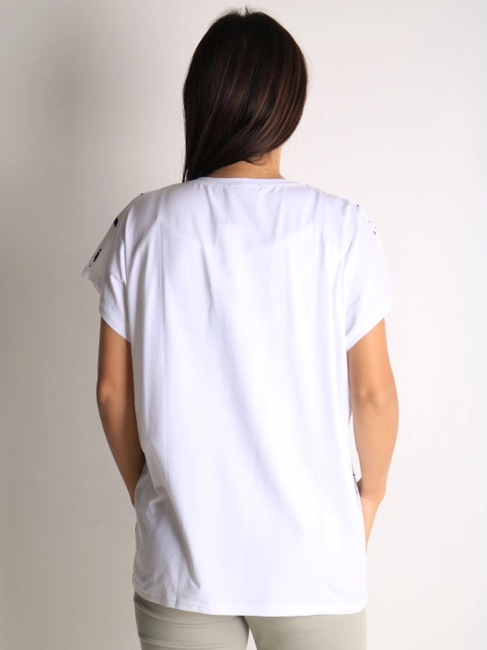 Ayollar uchun gullar bilan futbolka – kundalik pushti t-shirt matnli