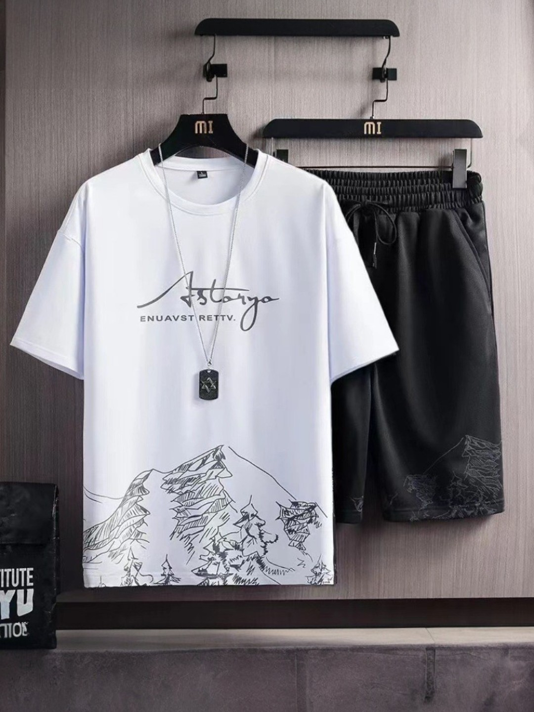 Xususiy sovet porno rasmlar Xotin uyda külot kiygan