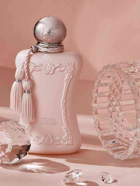LABOR Parfum Delina Parfums de Marly, Ayollar parfyumi maxsus flakonlarda