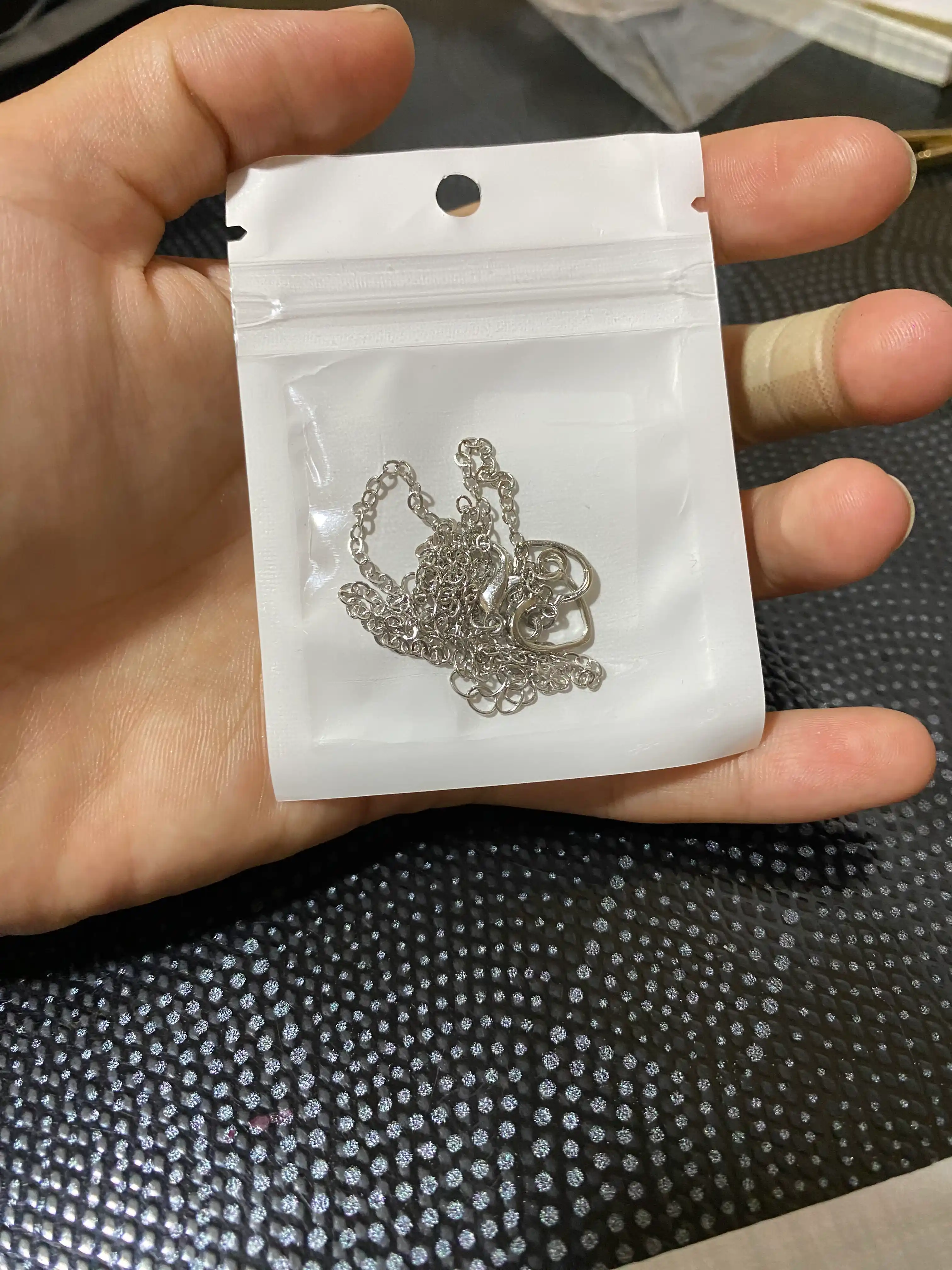 Ikkita yurak ko‘rinishidagi zanjir