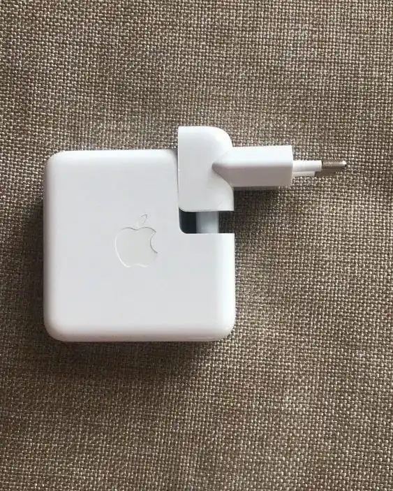 MacBook va iPad uchun EuroPlug adapteri, EuroPlug bilan quvvatlash adapteri