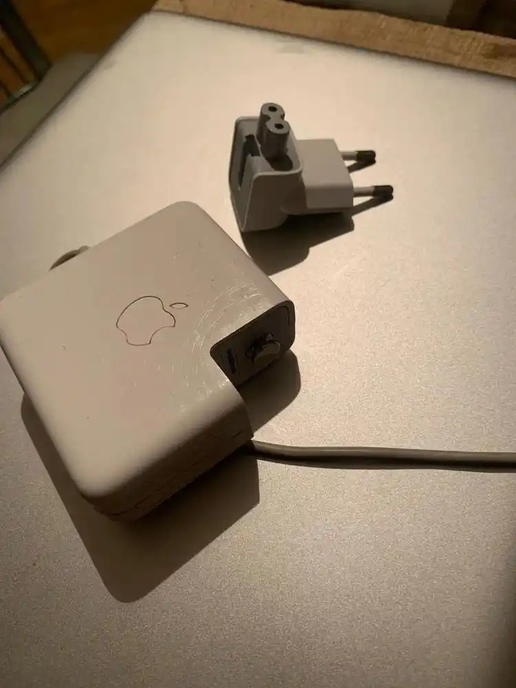 MacBook va iPad uchun EuroPlug adapteri, EuroPlug bilan quvvatlash adapteri