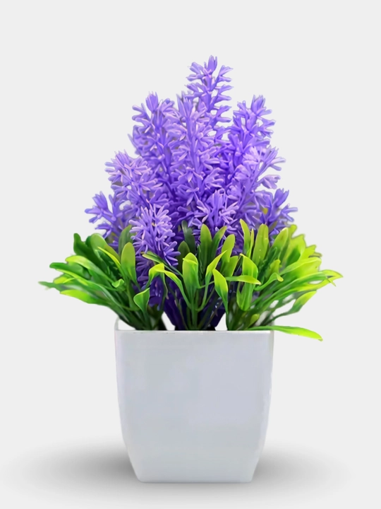 Sun'iy lavanda gul tuvakda, dekorativ kashpo bilan interyer uchun bezak sun'iy gullar