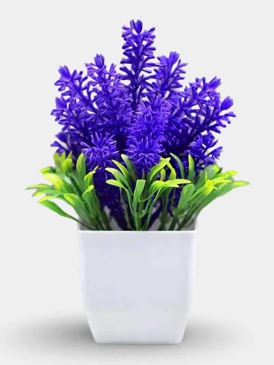 Sun'iy lavanda gul tuvakda, dekorativ kashpo bilan interyer uchun bezak sun'iy gullar