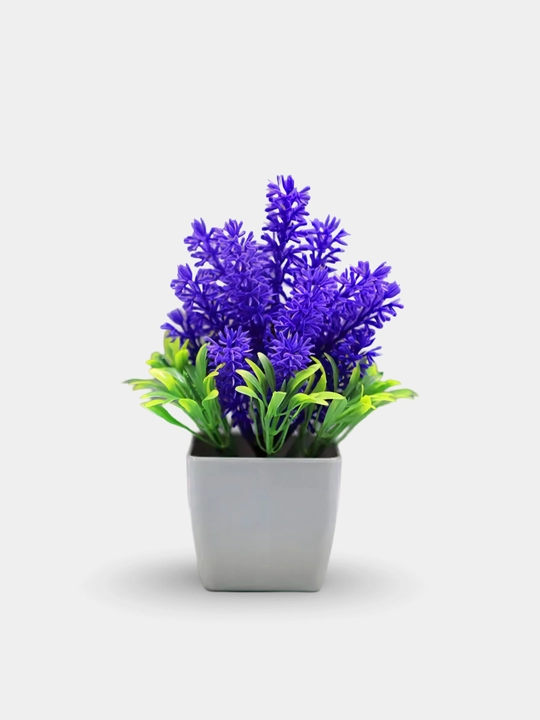 Sun'iy lavanda gul tuvakda, dekorativ kashpo bilan interyer uchun bezak sun'iy gullar
