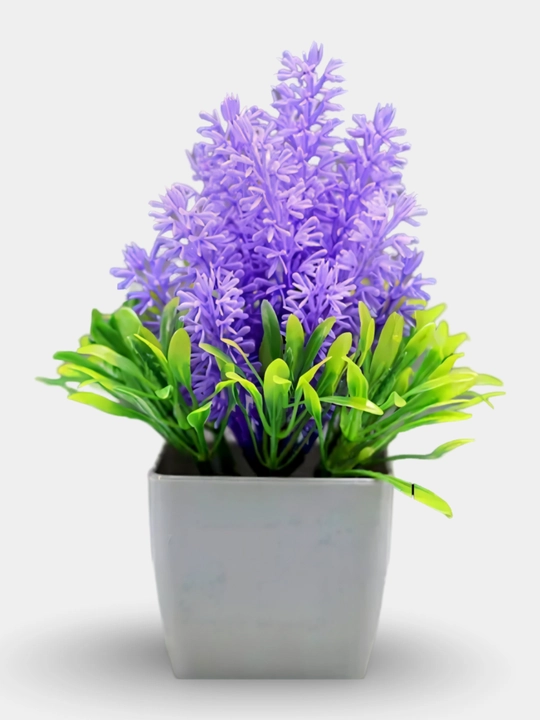 Sun'iy lavanda gul tuvakda, dekorativ kashpo bilan interyer uchun bezak sun'iy gullar
