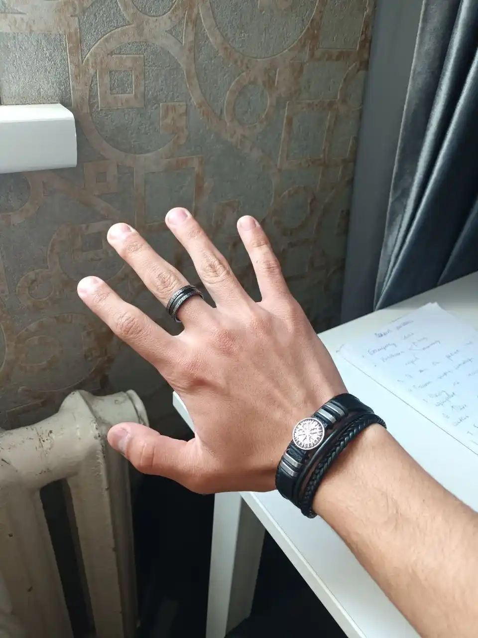 Браслет мужской кожаный с медалью рун