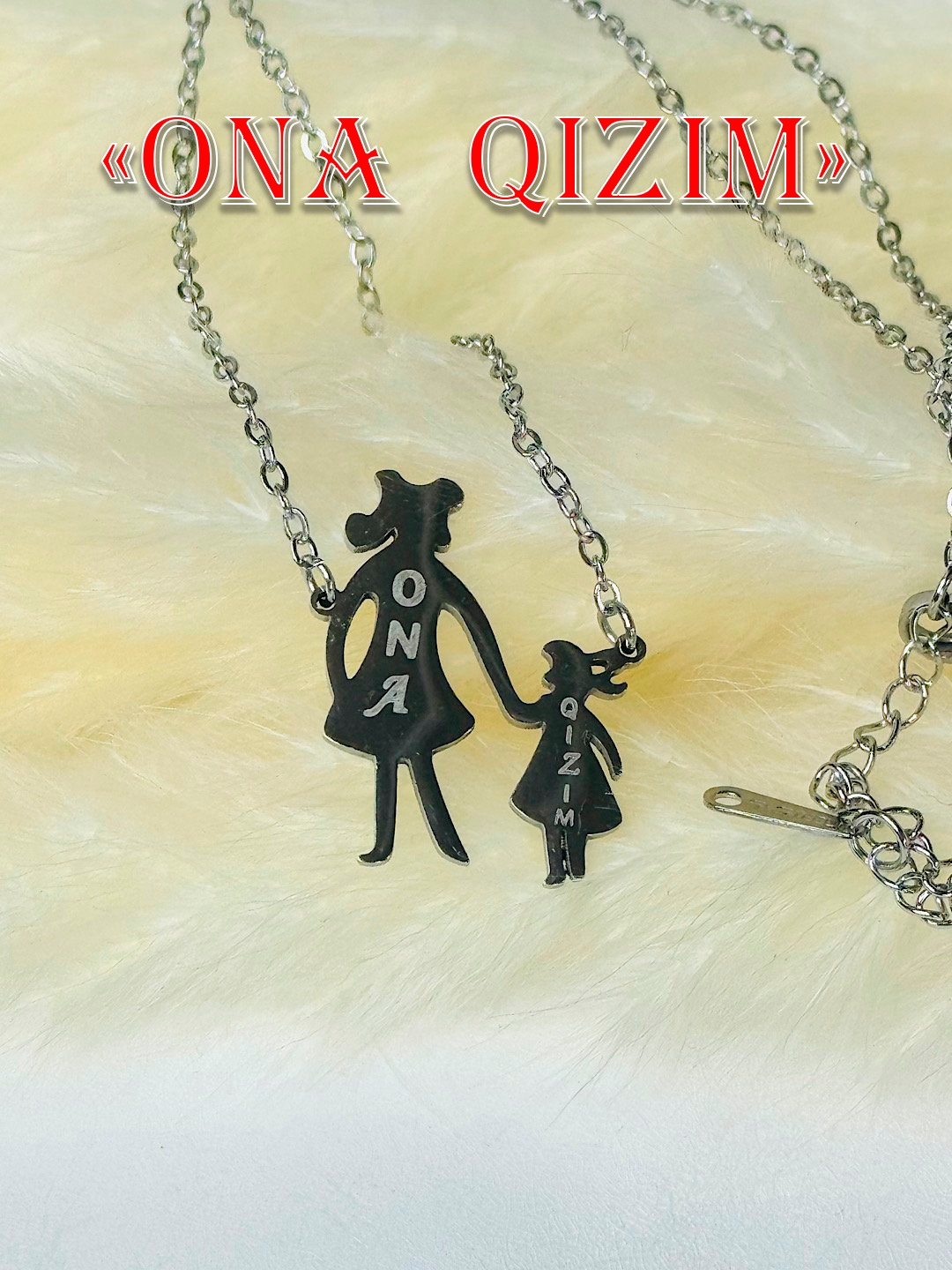 Yalangoch porno uchrashadi Erkaklar tirqishga kirib, kesilgan joylarni yalaydilar