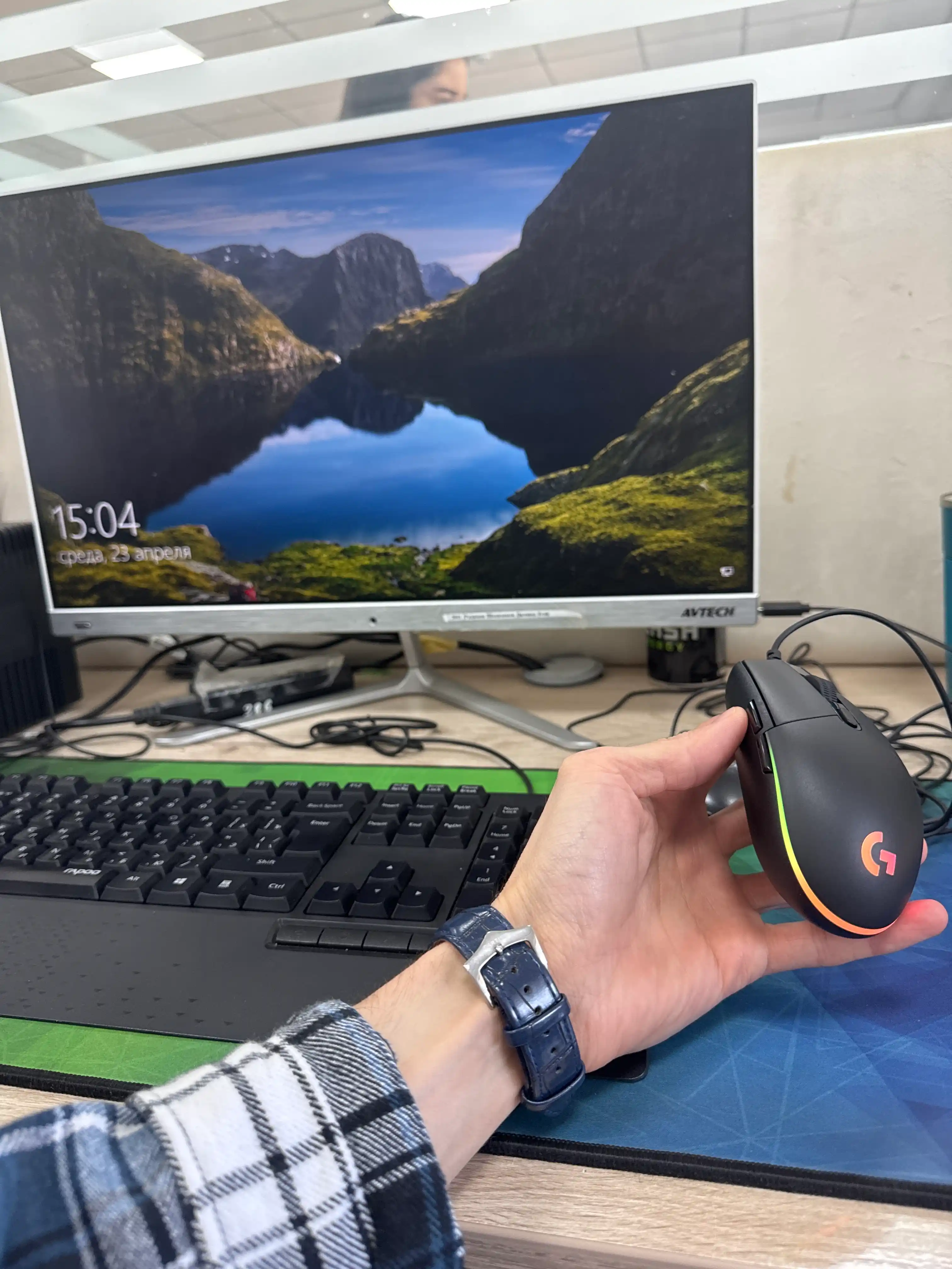 RGB yoritgichli Logitech G203 LIGHTSYNC simli oyin sichqoni