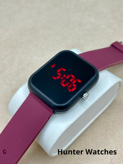 Женские наручные часы на выставке — LWATCHS-15W0124-БАГРОВ