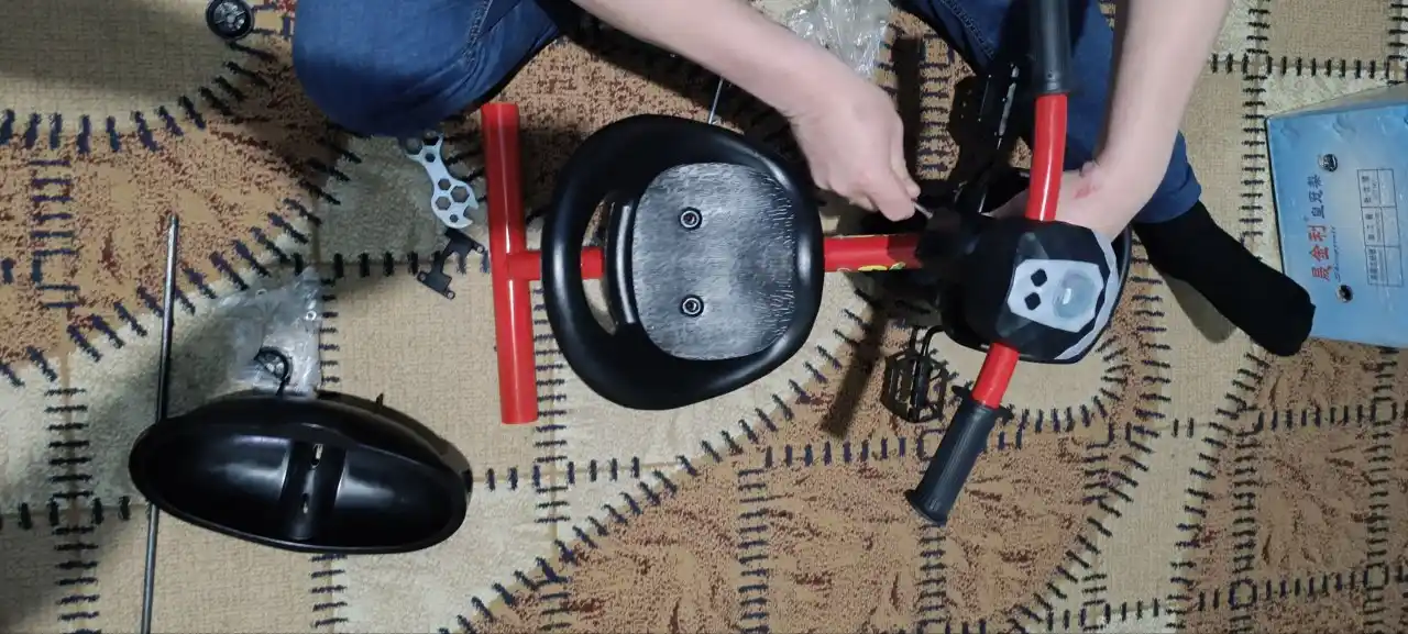 Bolalar uchun, uch g‘ildirakli velosipedi, chiroq bilan