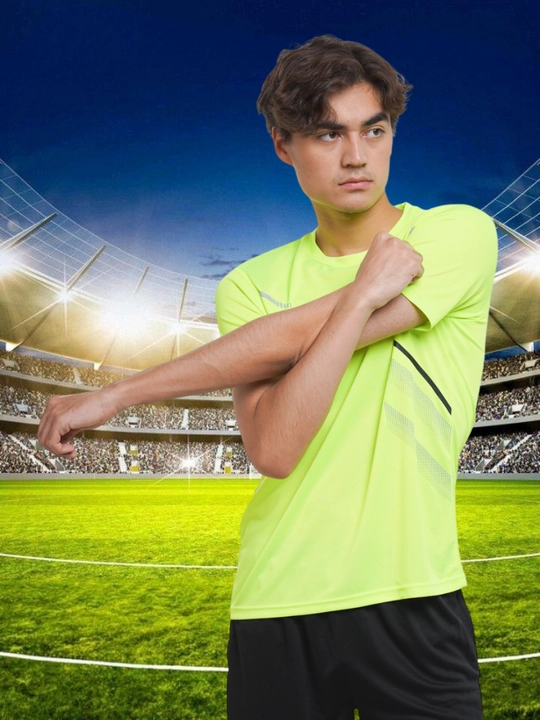 Futbolka va shortilar, erkaklar sport kiyimlari - 