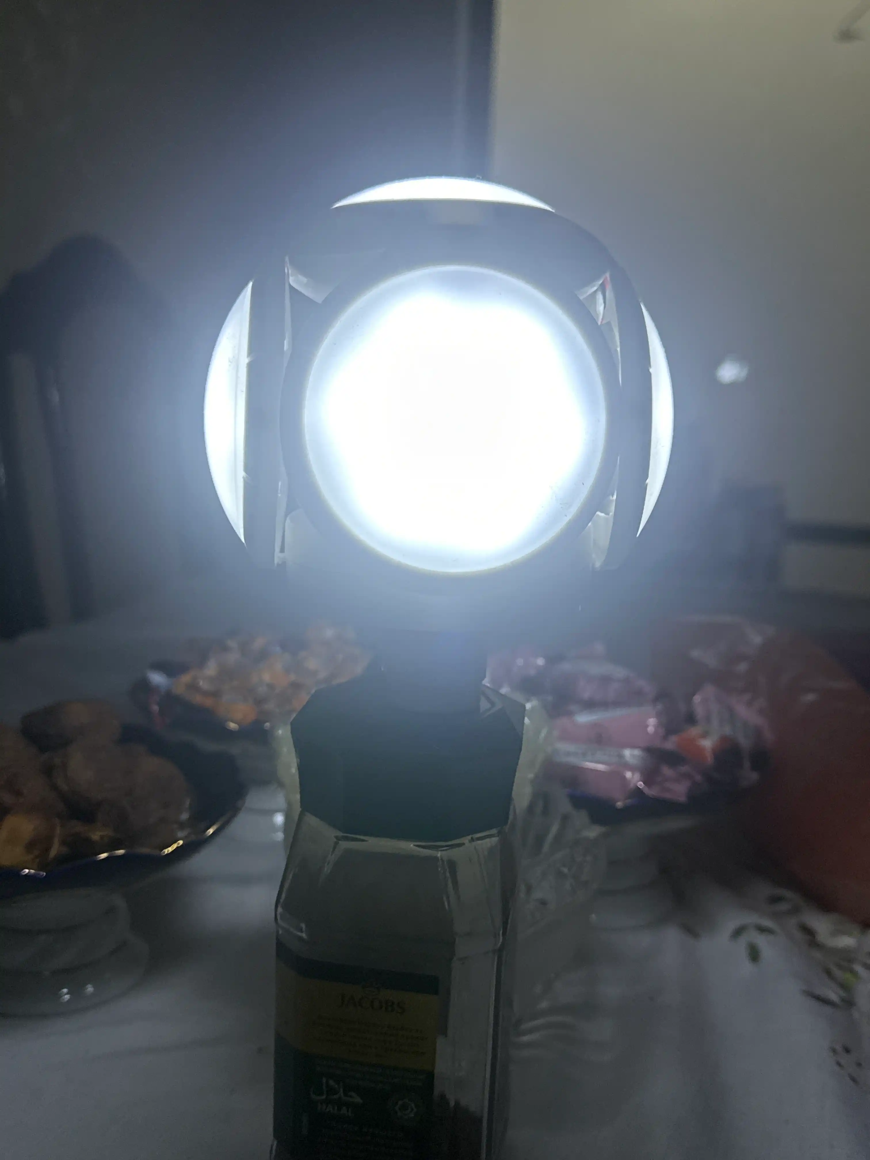 Lager lampasi, ko'cha chirog'i, quyosh batareyali, piknik uchun