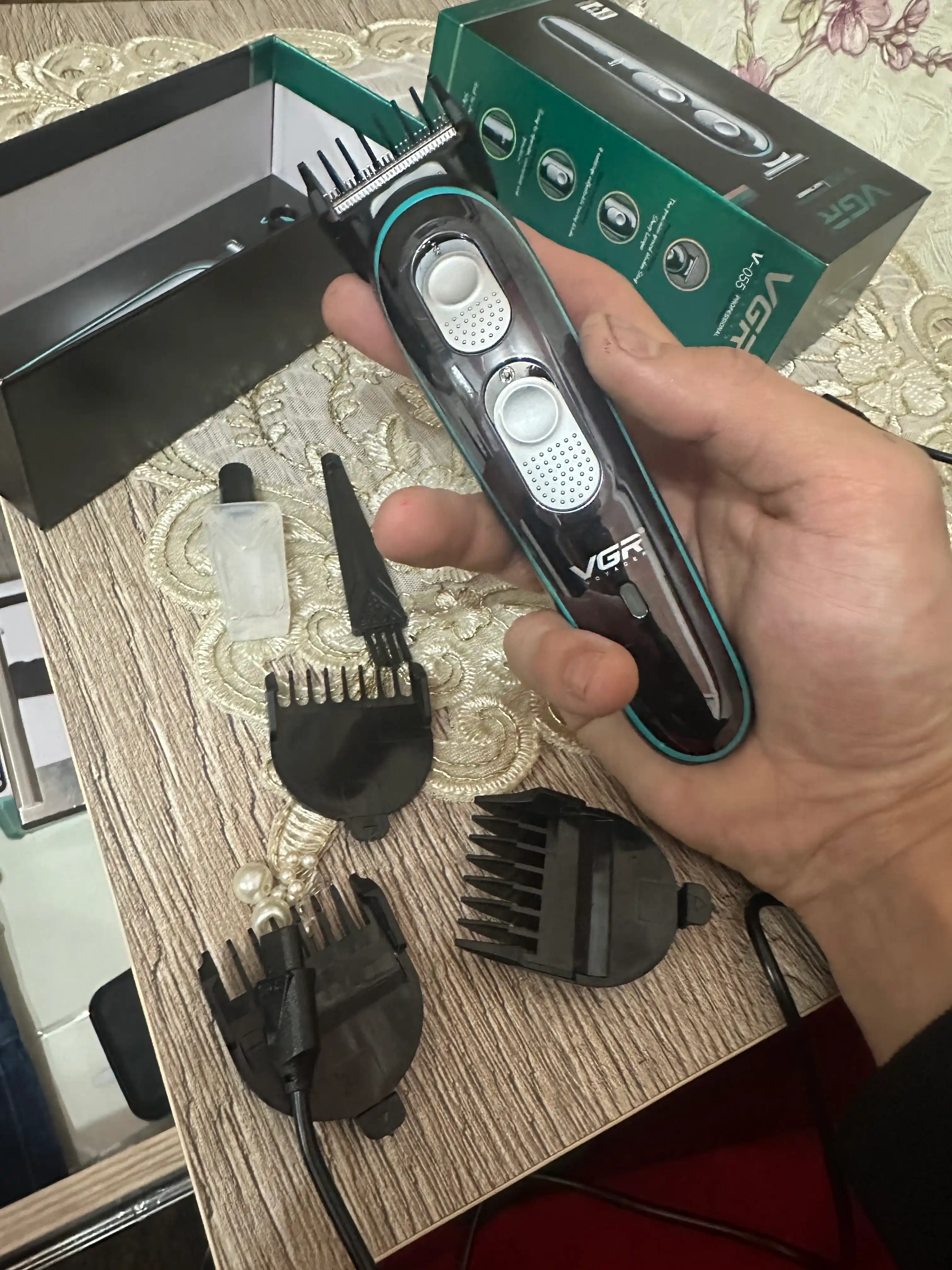Soqol, mo‘ylov va soch uchun simsiz VGR V-055, 071, 075, 999, 933 trimmer