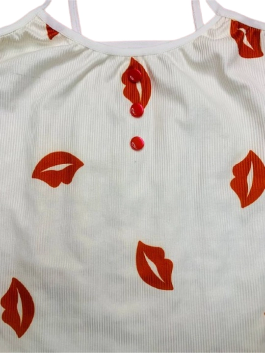 Ayollar pijamasi, shortik va shim bilan