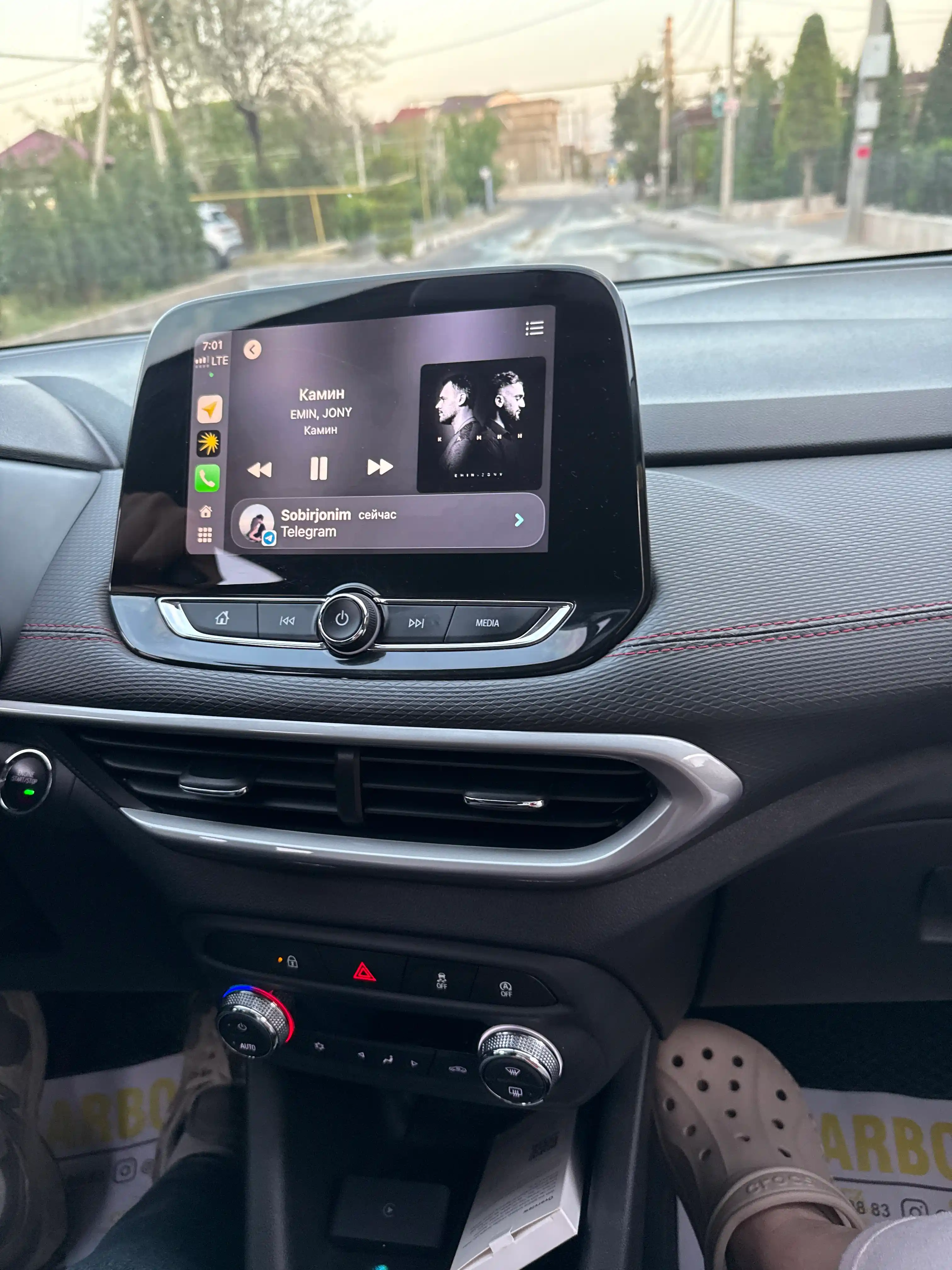 Simsiz Carplay, iPhone-ni Bluetooth orqali CarPlay tizimiga ulash uchun