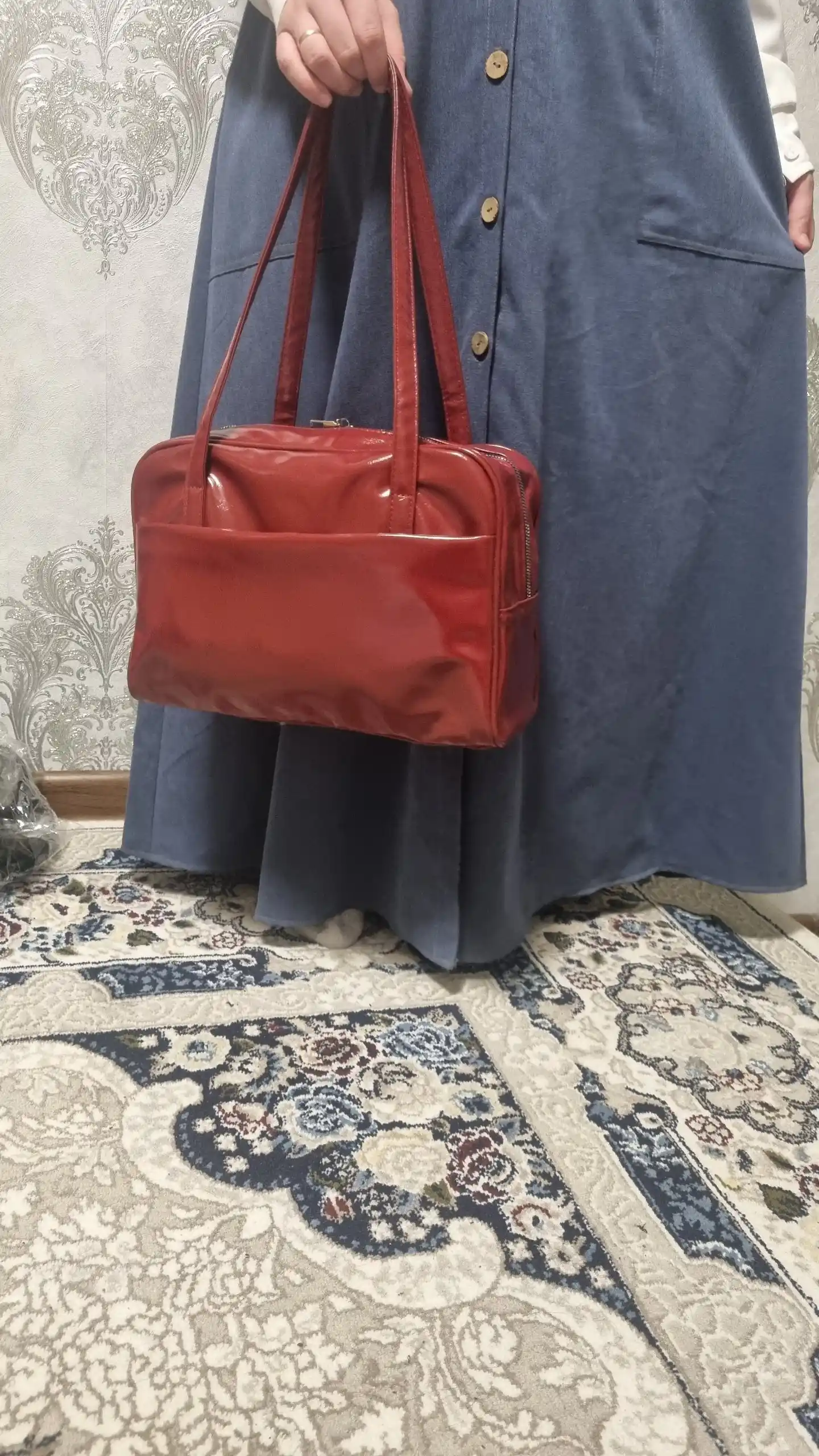 "Ayollar uchun charm qo‘l sumka –kundalik va ish uchun qulay, jigarrang va qizil ranglarda