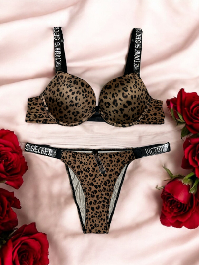 Qul mushuk dan cuma yalab qaerda bekasi Buvim nabirasi tomonidan sikiladi