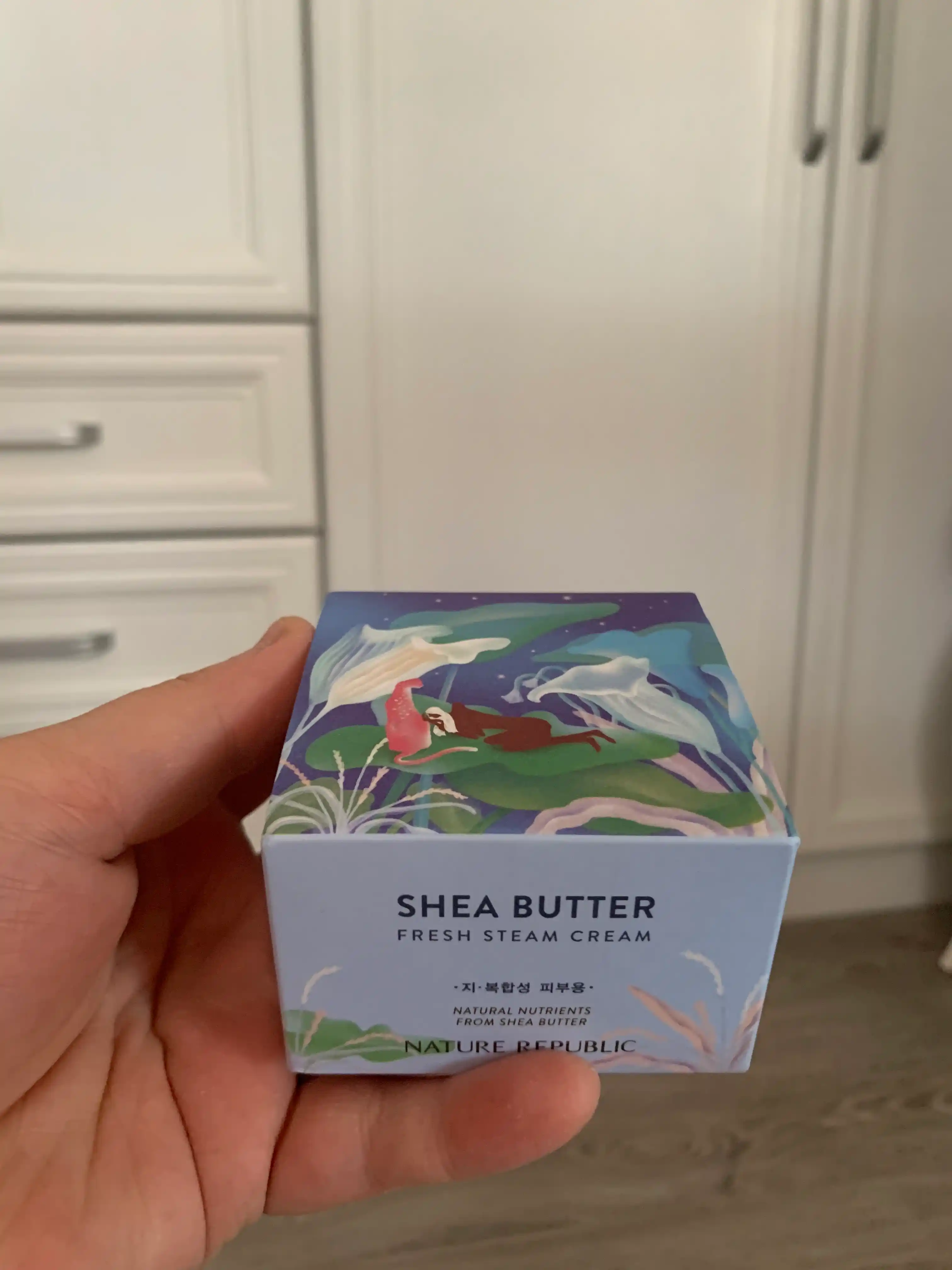 Shea Butter namlantiruvchi kunduzgi va tungi krem, 100 ml