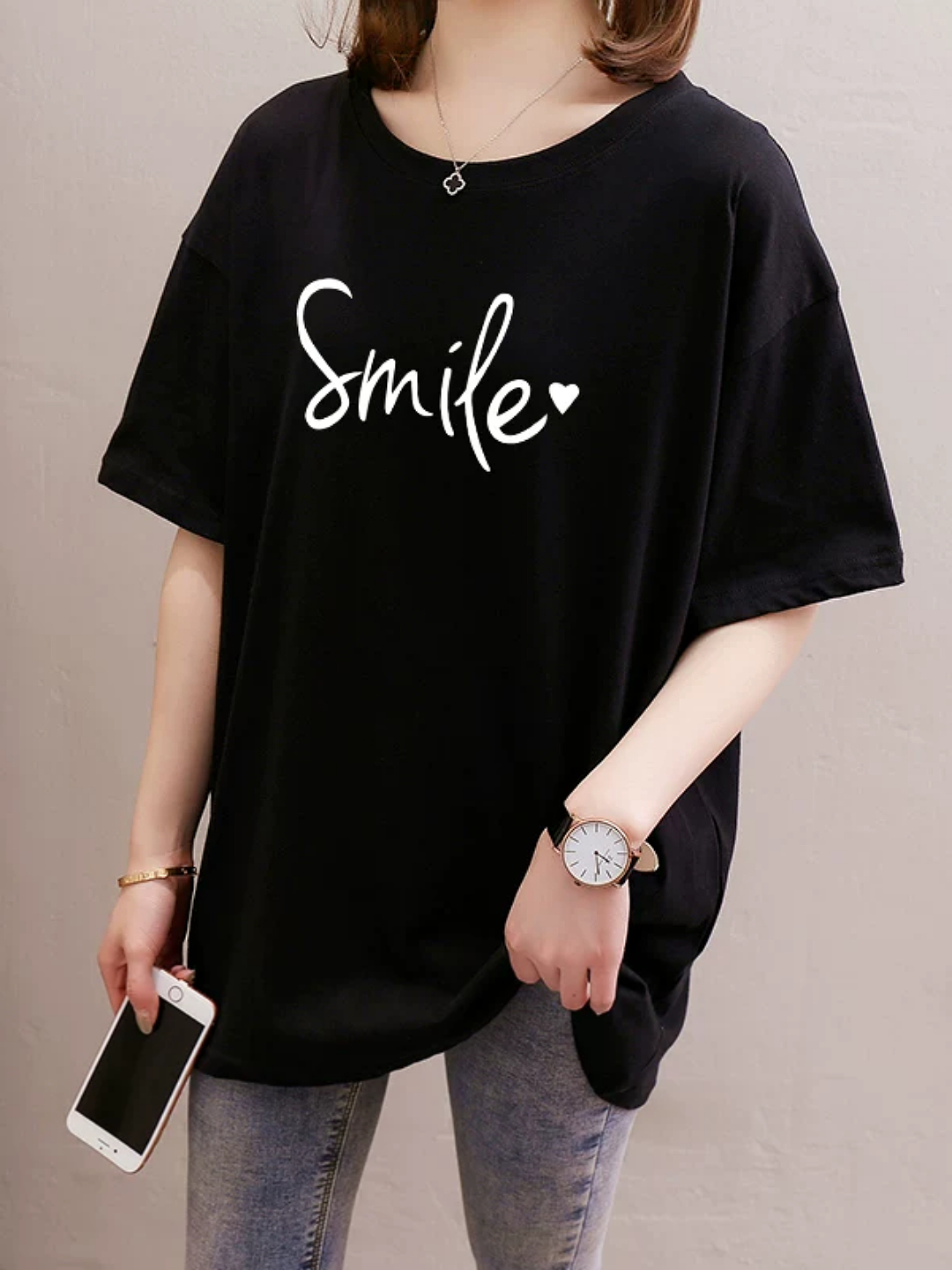 Kokraklarini silkitayotgan gozal qizning pornosini tomosha qiling