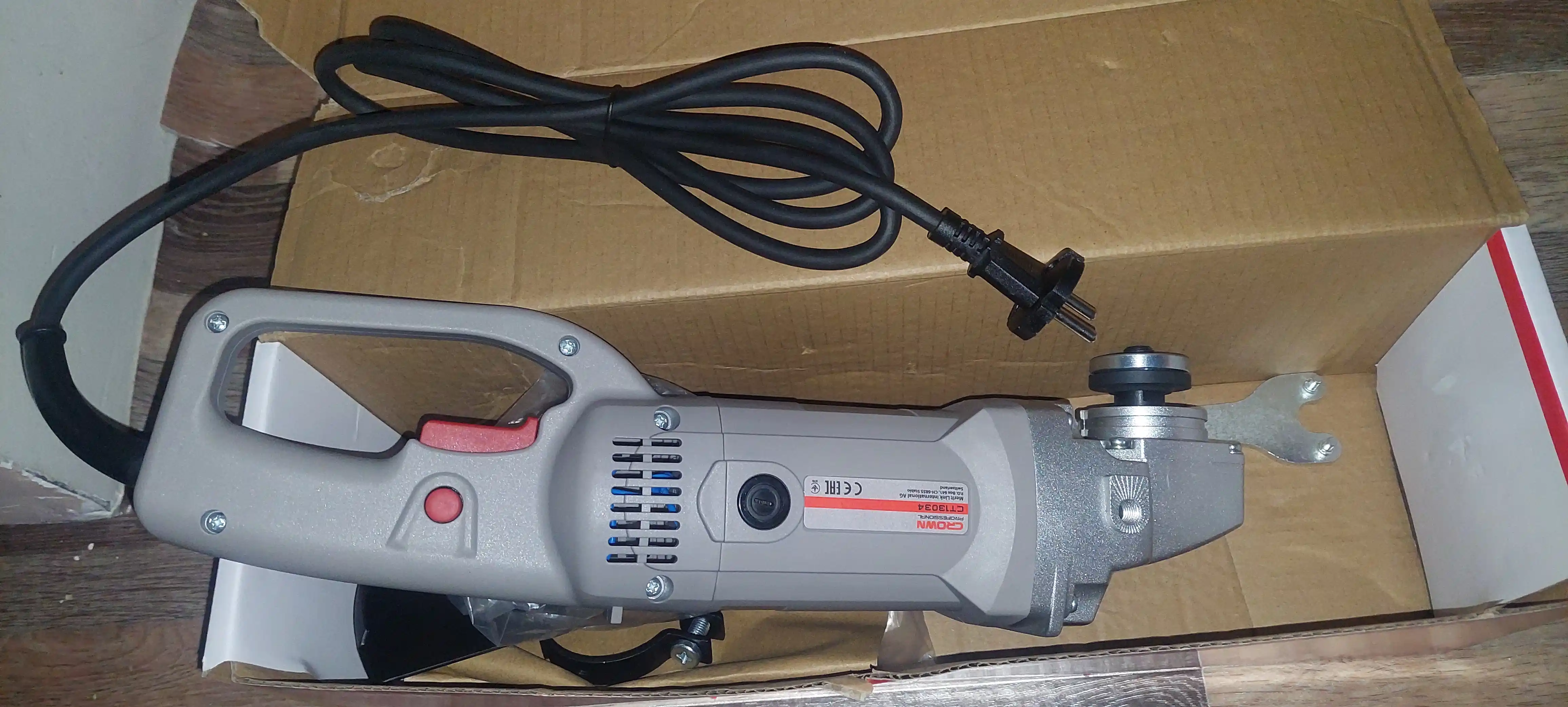 Болгарка CROWN CT13034, 1300W, 180 мм