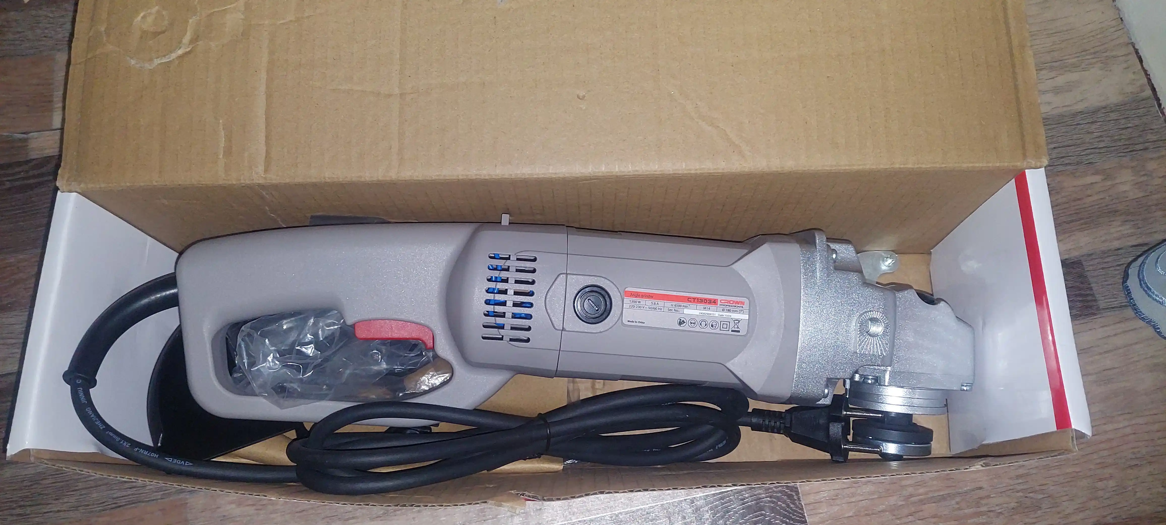 Болгарка CROWN CT13034, 1300W, 180 мм