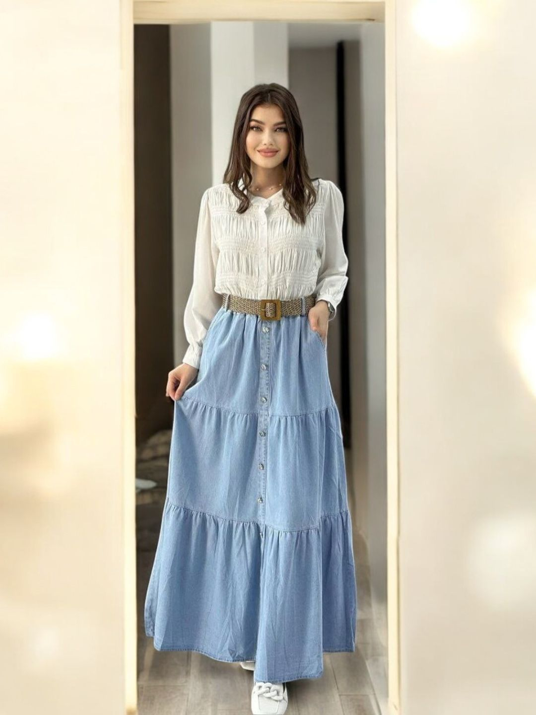 Chiroyli oqshom va jinsiy aloqa Porno tomosha qiling, oq külotgacha kotarildi