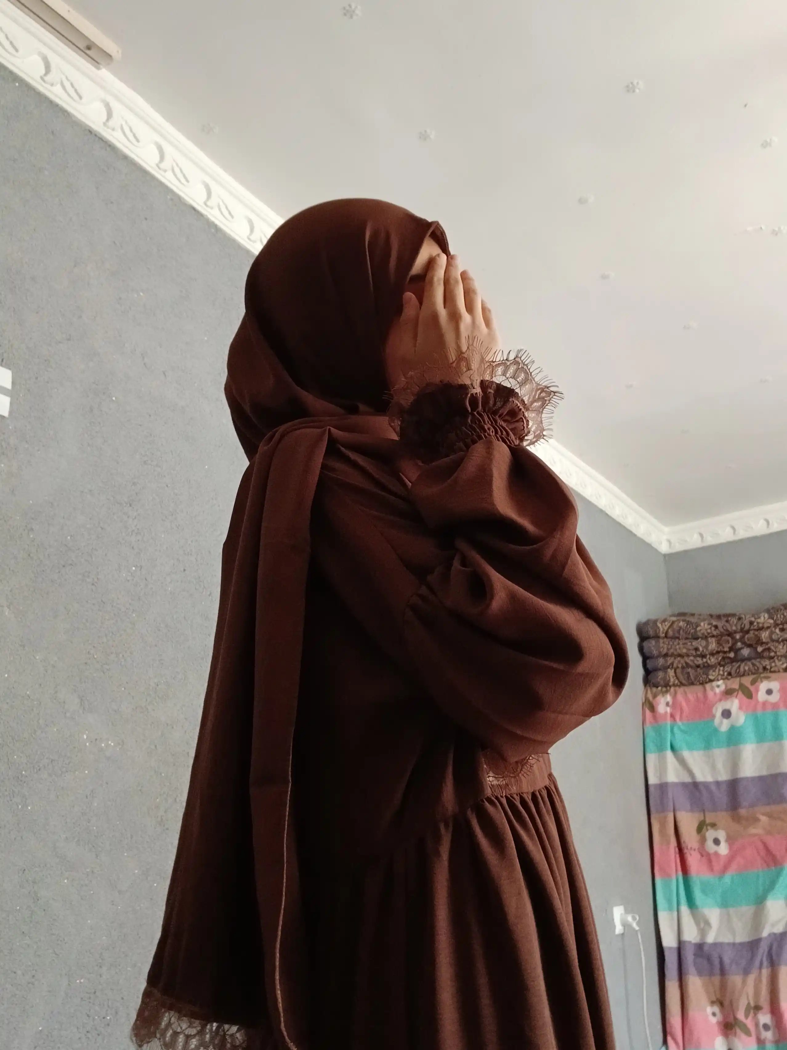 Abaya ko‘ylagi, himar, joynamoz, tasbeh, karobka va lentali sovg‘a to‘plami