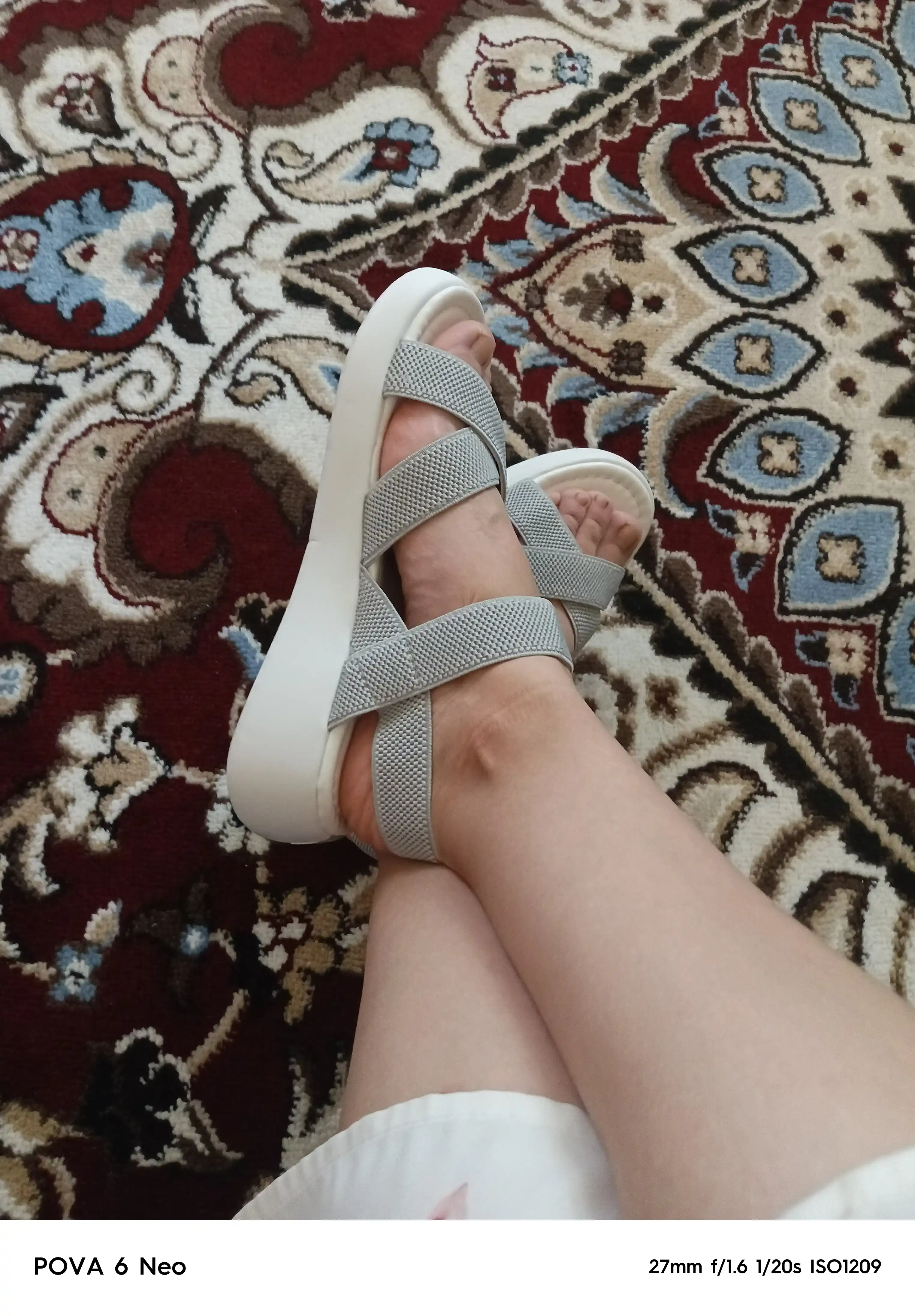 Ayollar bosonojkalari, sandallari, yozgi