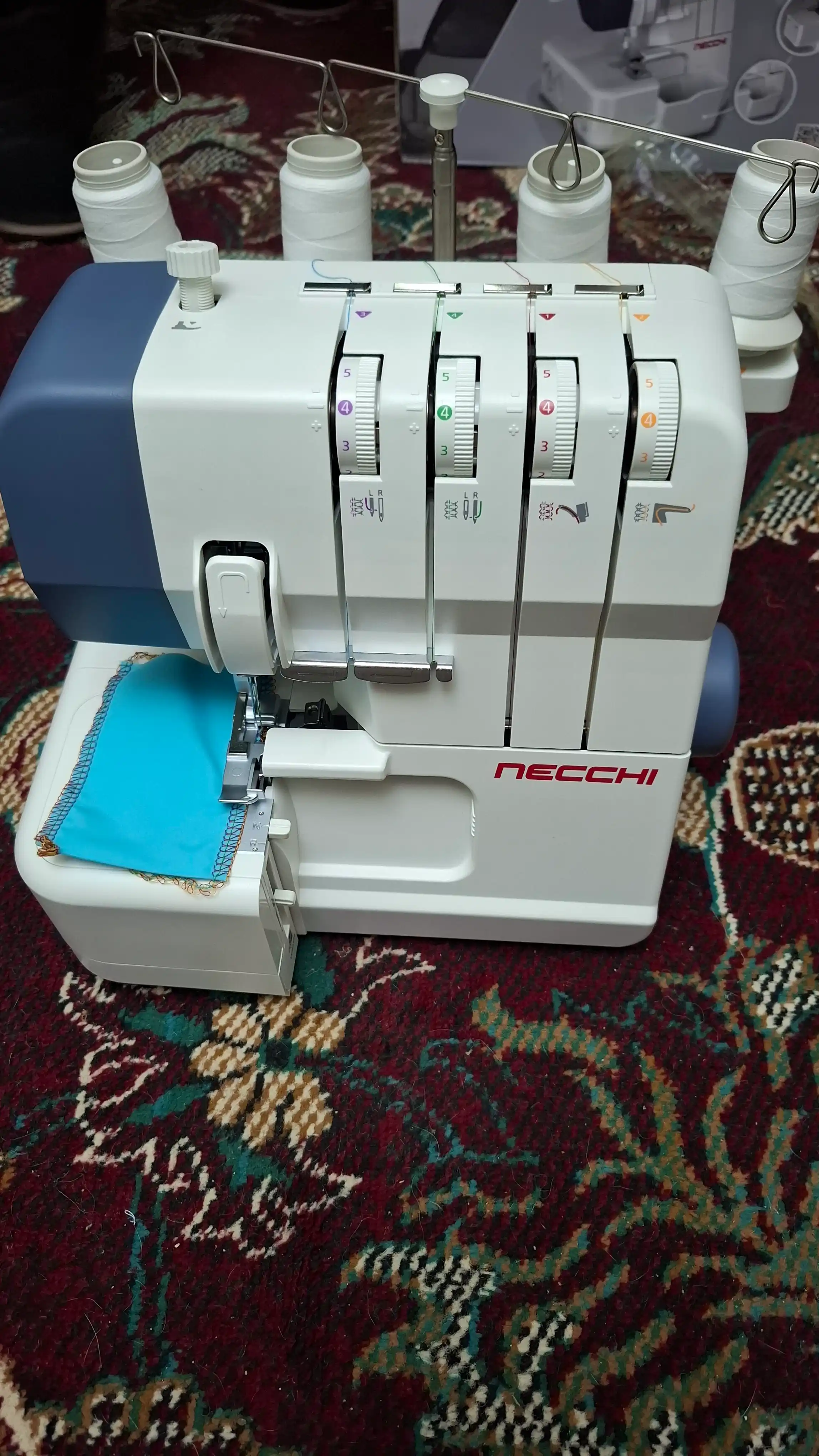 Оверлок Necchi NL11C 4554D, 1300 строчек в минуту