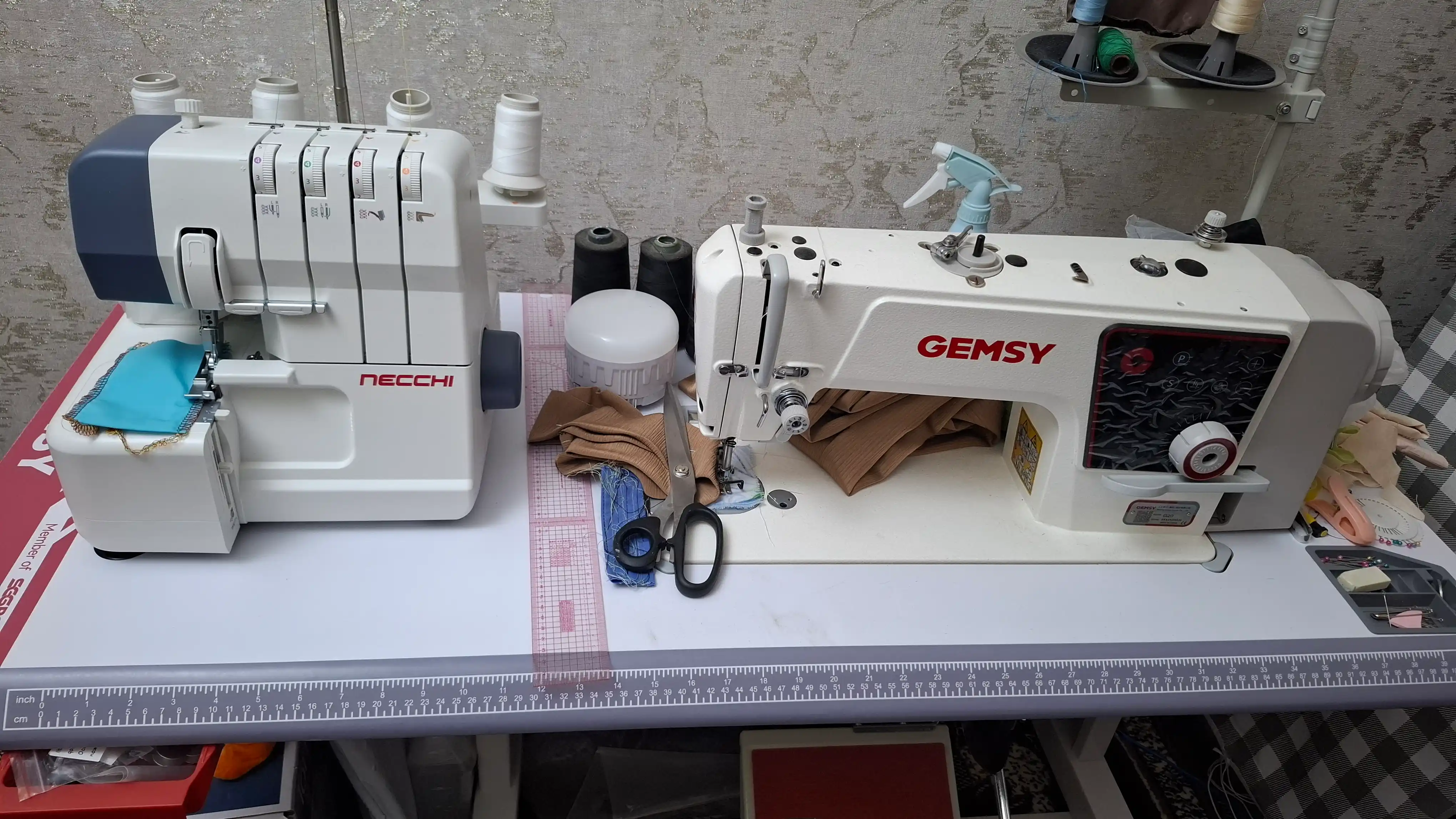 Оверлок Necchi NL11C 4554D, 1300 строчек в минуту
